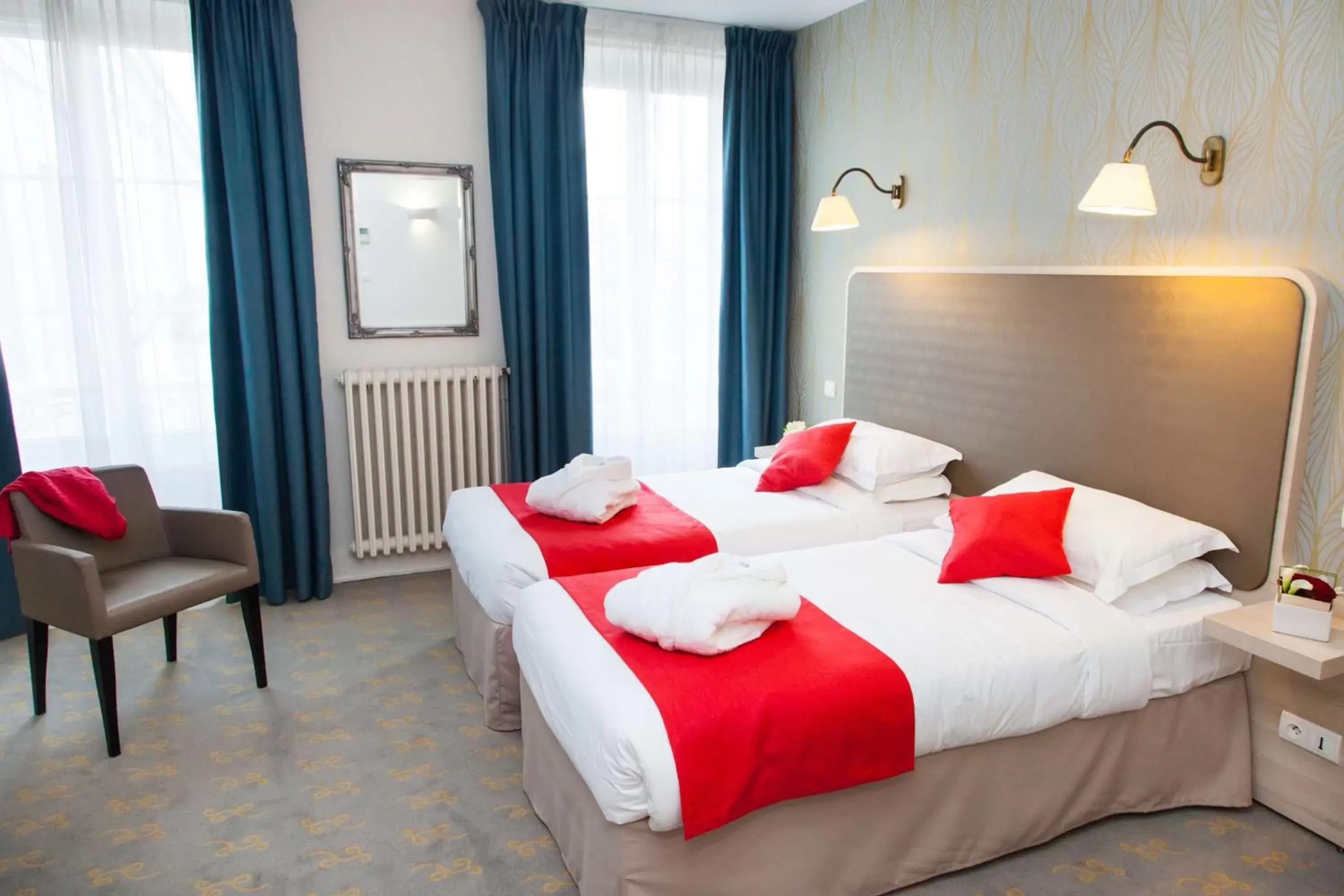 Photo of the whole room, Bed in Best Western Hôtel de France