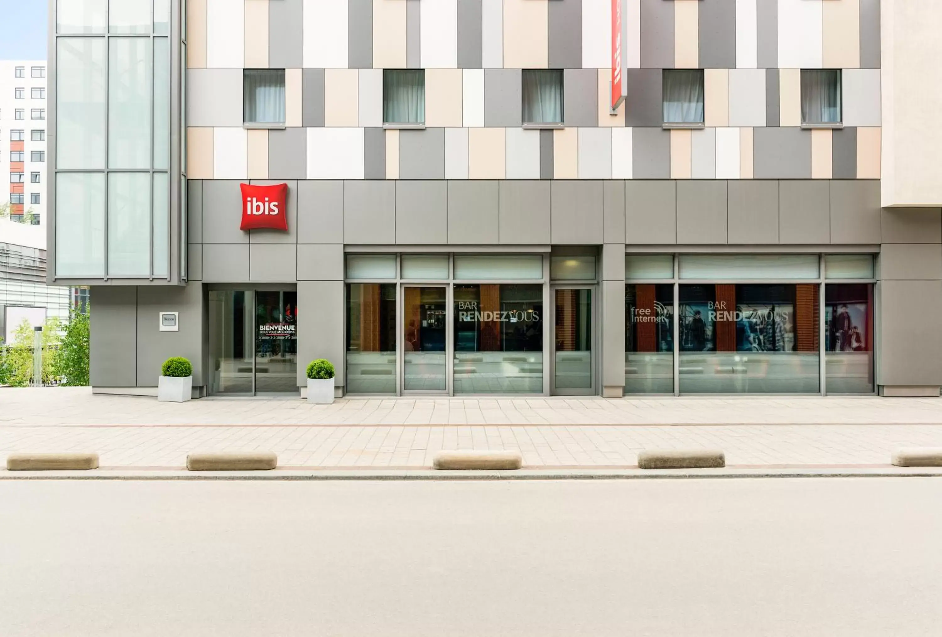 Facade/entrance, Property Building in ibis Esch Belval