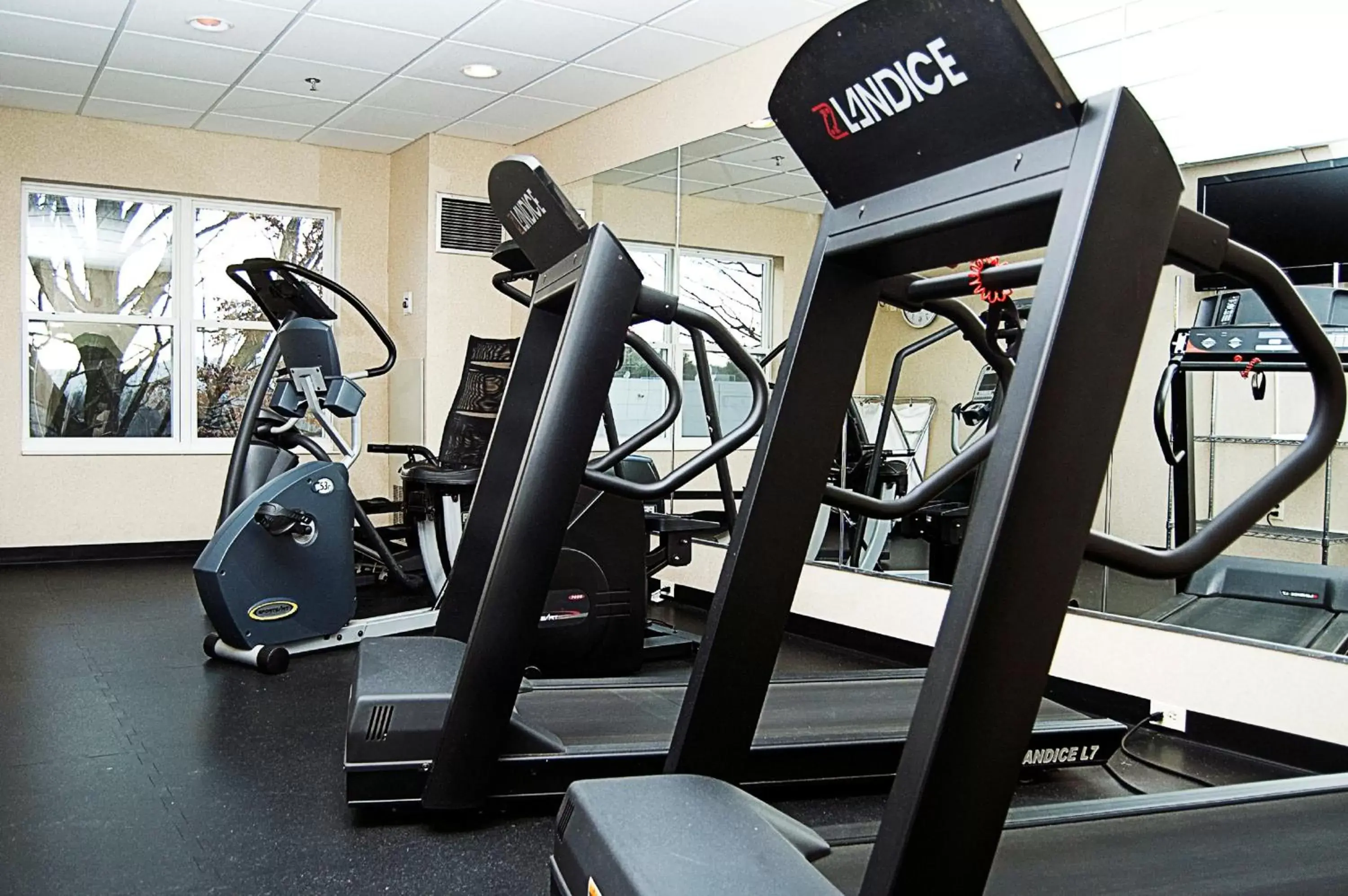 Fitness centre/facilities, Fitness Center/Facilities in Holiday Inn Express Hotel & Suites White River Junction, an IHG Hotel