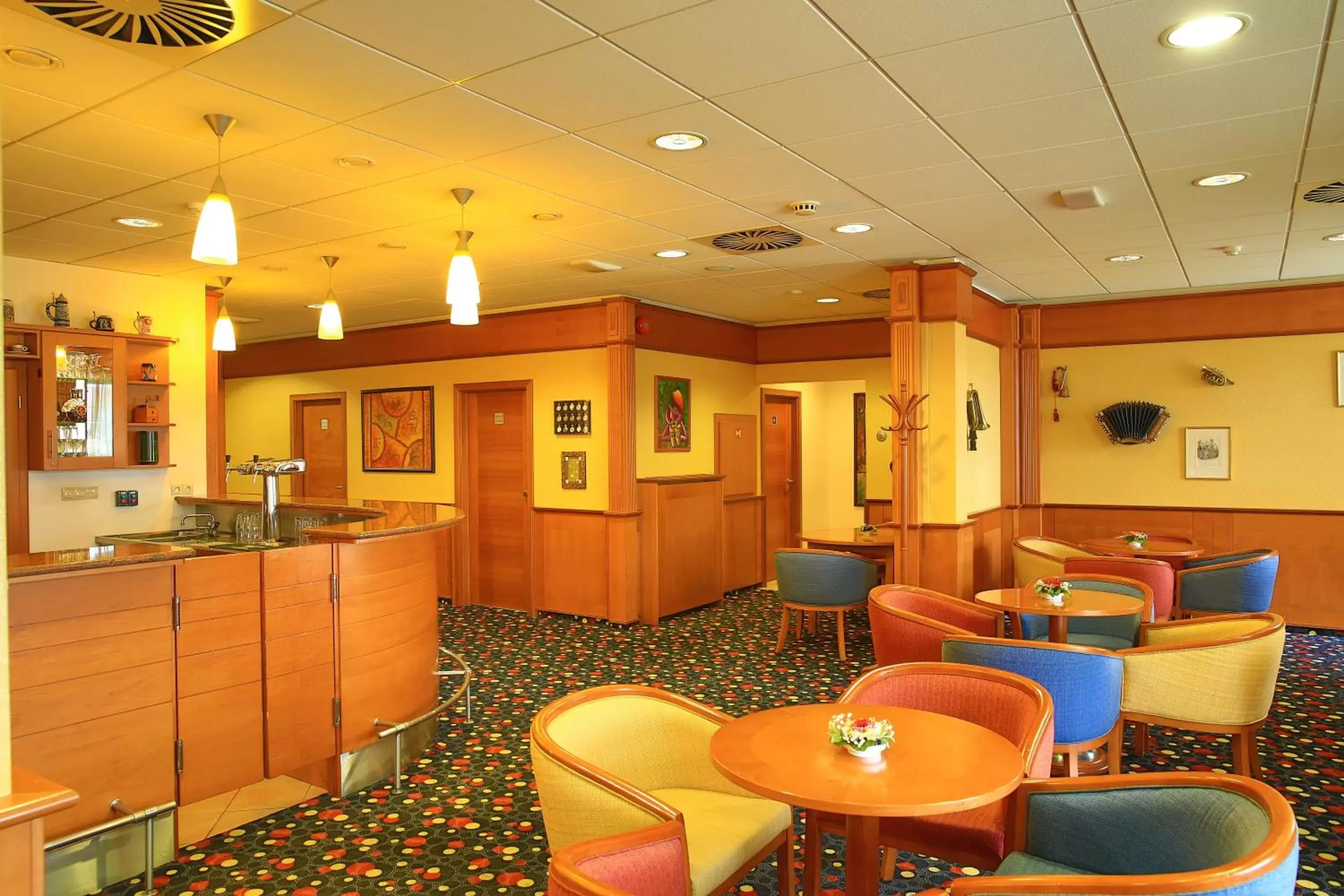 Lounge or bar in PRIMAVERA Hotel & Congress centre Lounge or bar in PRIMAVERA Hotel & Congress centre