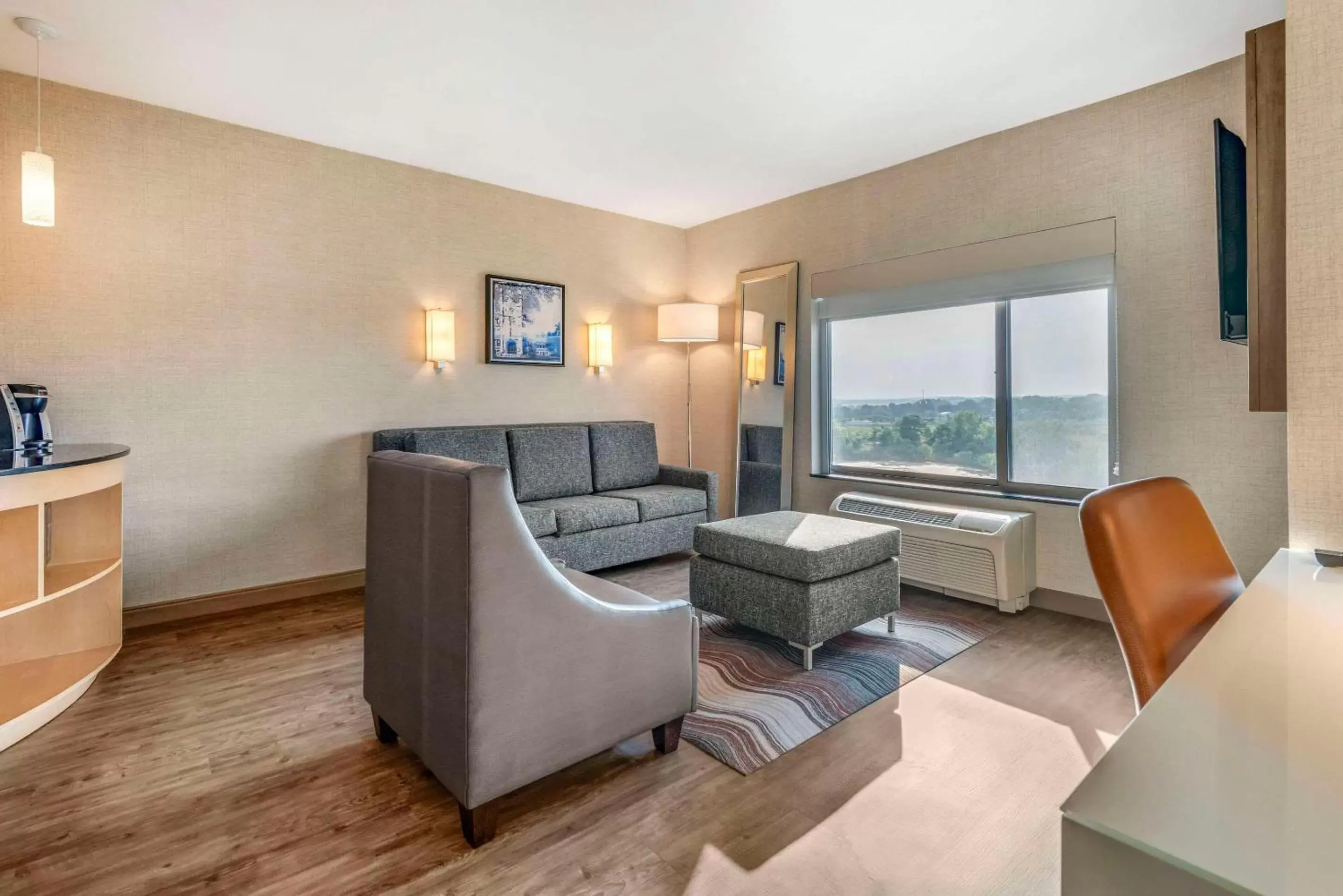 Bedroom, Seating Area in Cambria Hotel Madison East