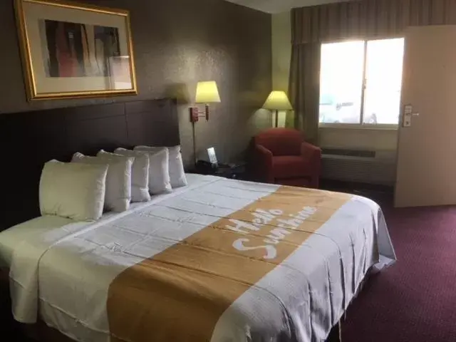 Bed in Days Inn by Wyndham Paintsville