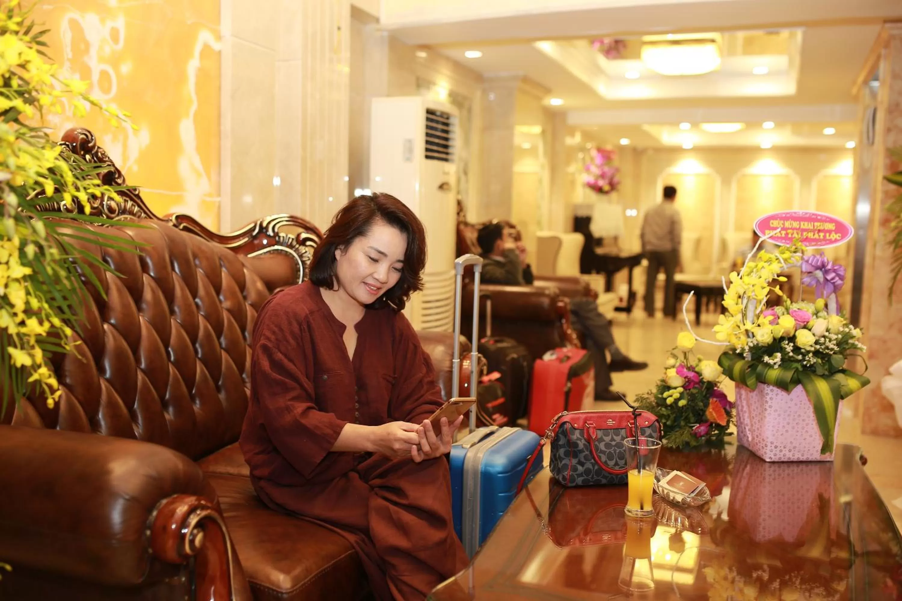 People in Little Hanoi Deluxe Hotel