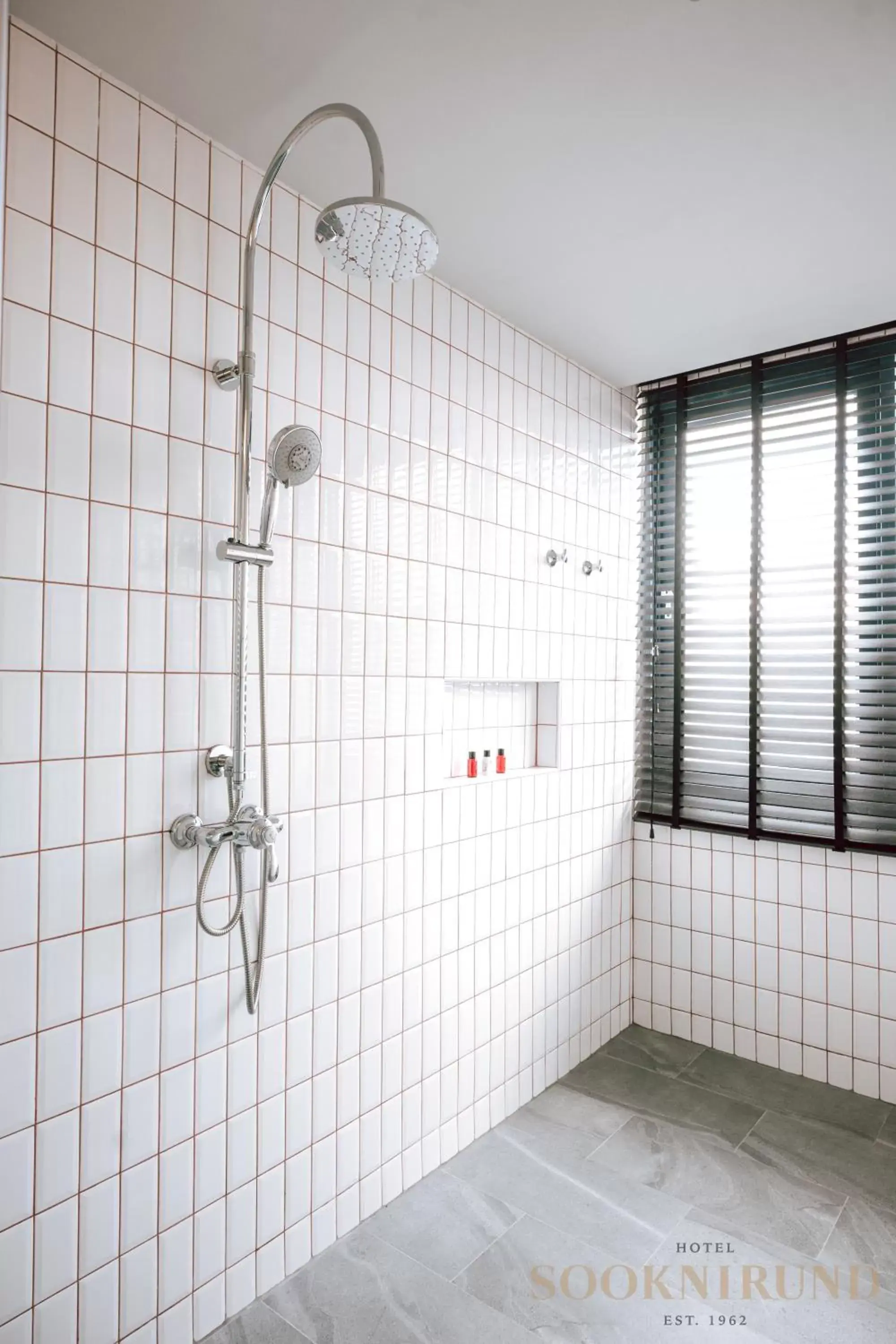 Shower, Bathroom in SOOKNIRUND HOTEL