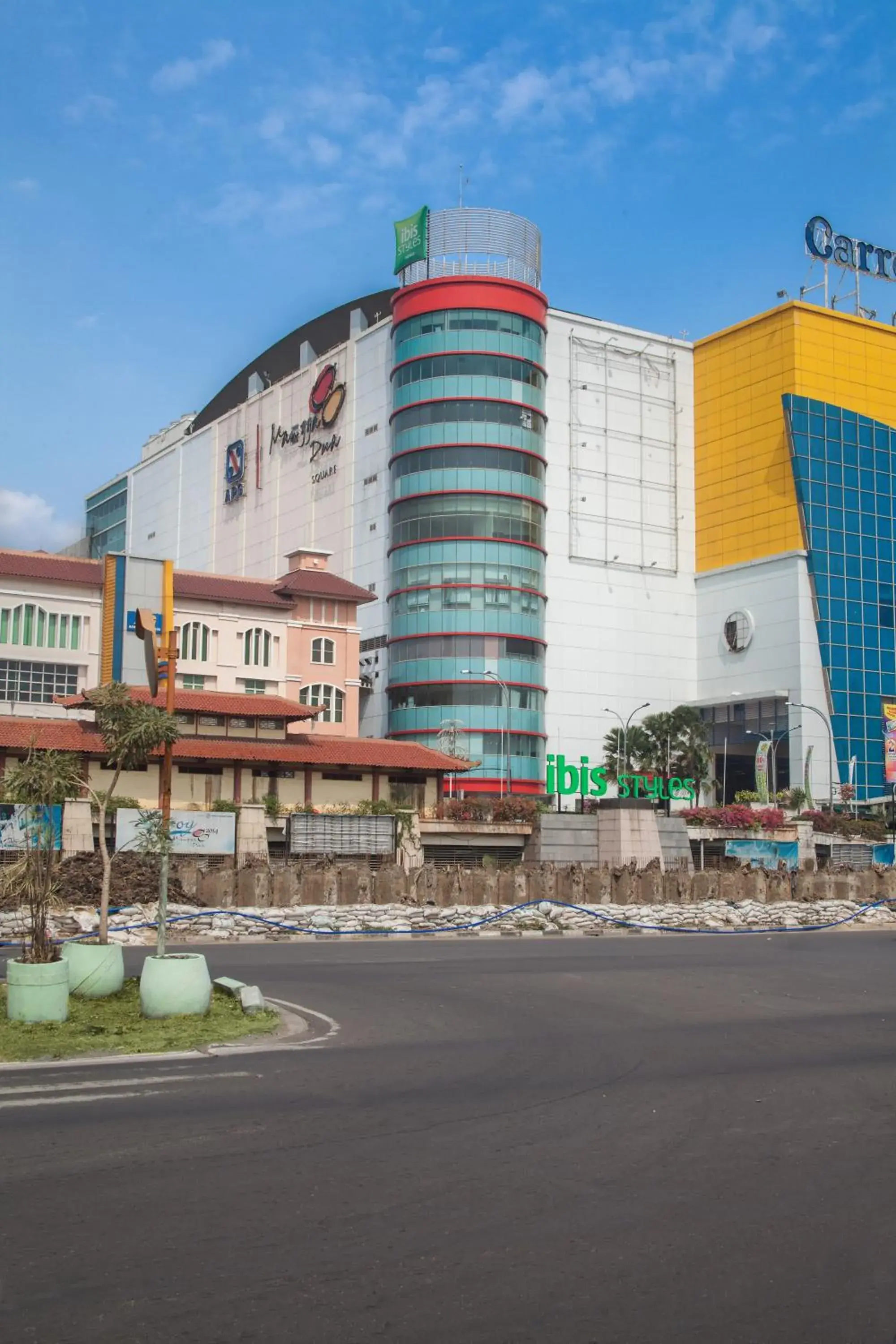 Facade/entrance in Ibis Styles Jakarta Mangga Dua Square Facade/entrance in Ibis Styles Jakarta Mangga Dua Square