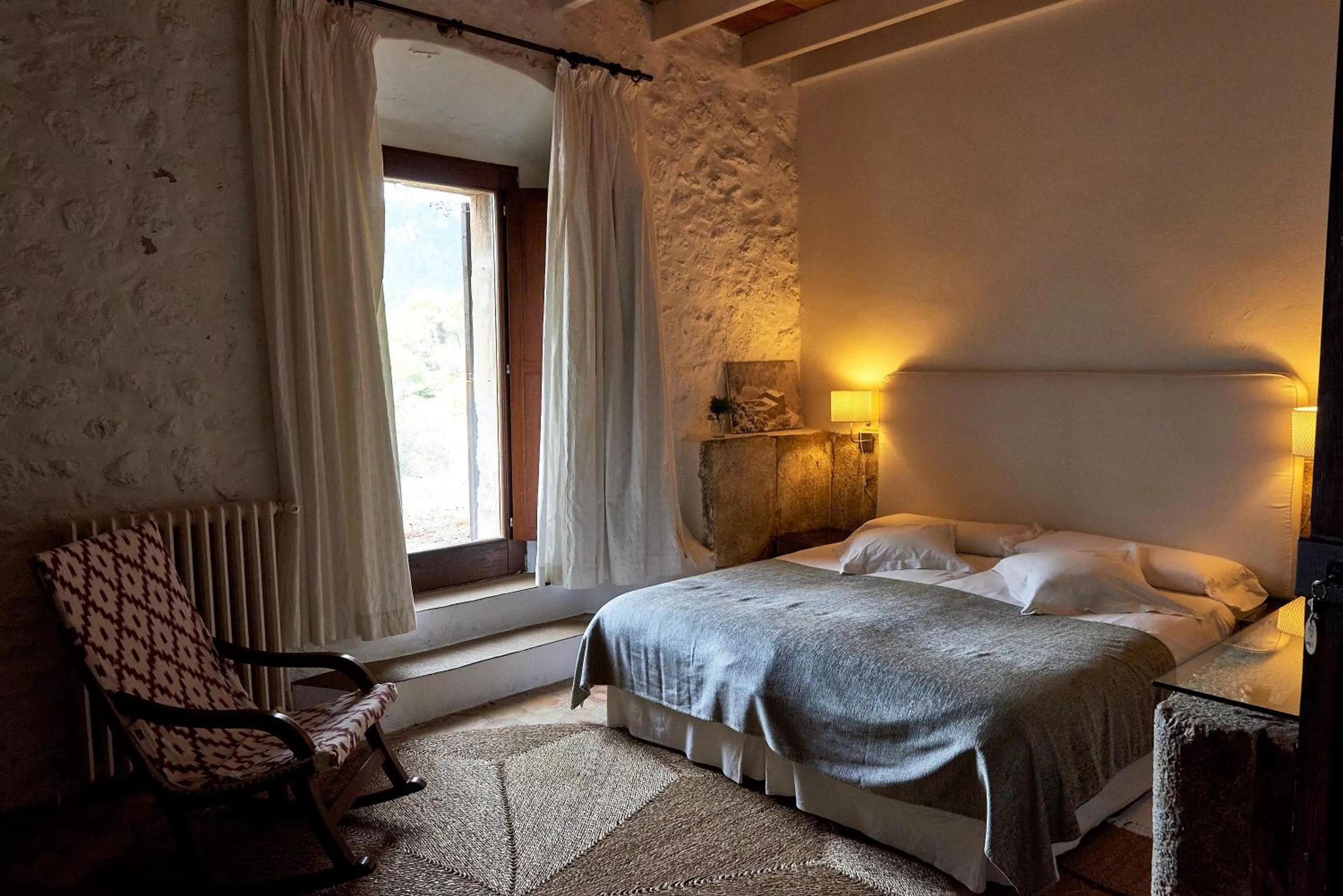 Photo of the whole room, Bed in Mirabó de Valldemossa