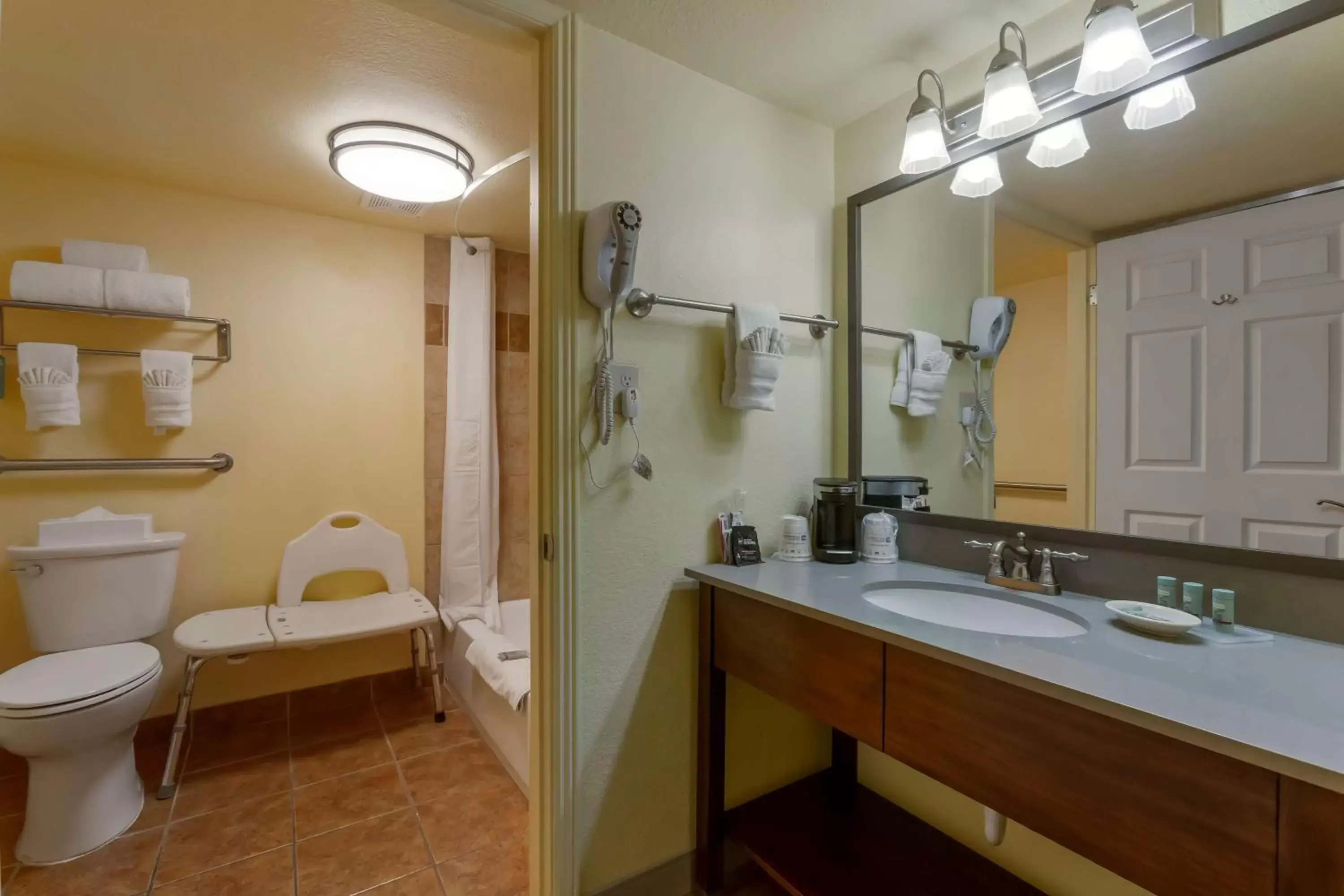 Bathroom in Best Western Phoenix Goodyear Inn