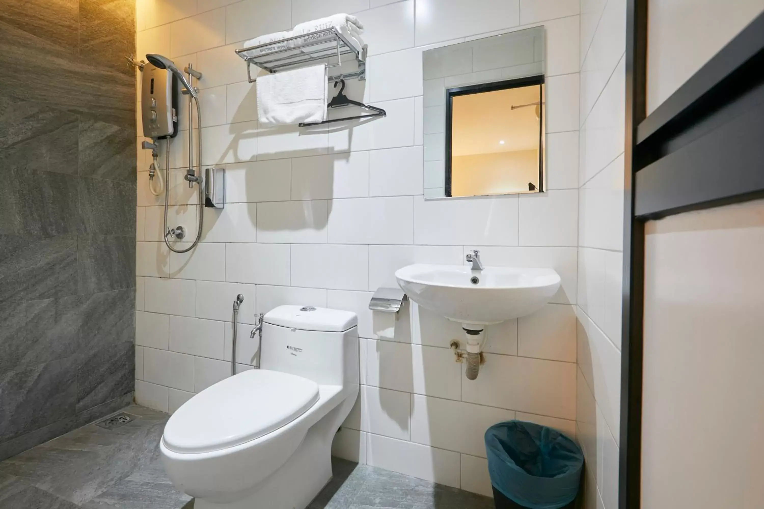 Bathroom in Le Ruiz Boutique Hotel