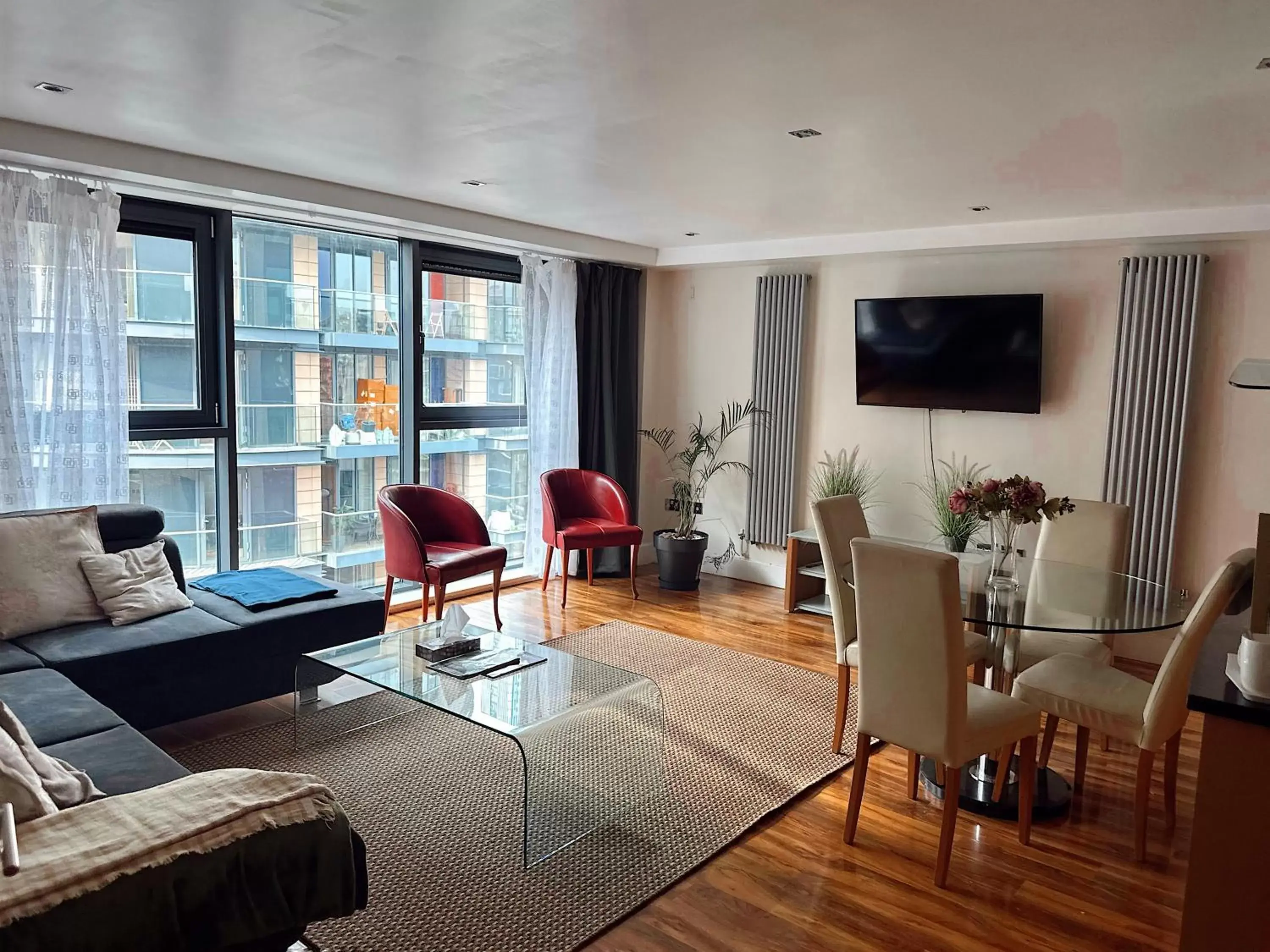 Living room, Seating Area in Canary Wharf - Luxury Apartments