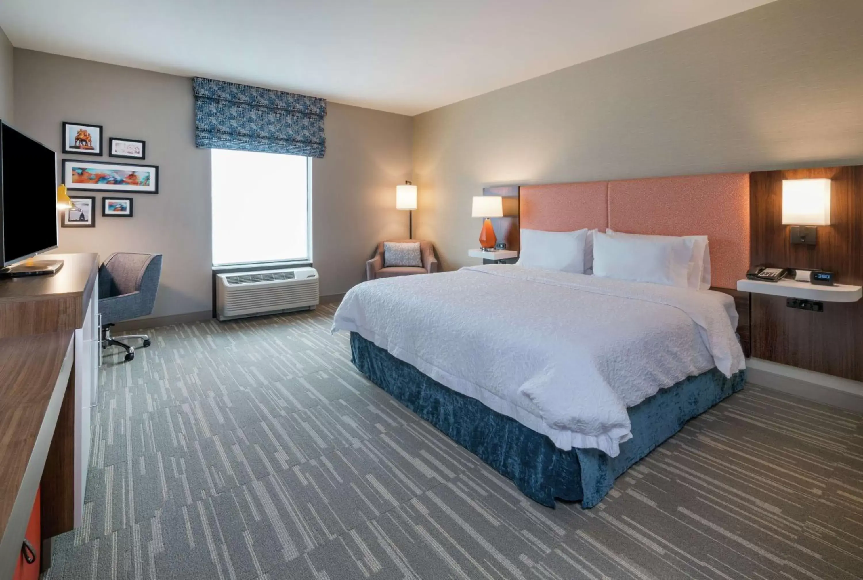 Bed in Hampton Inn & Suites Glenarden/Washington DC