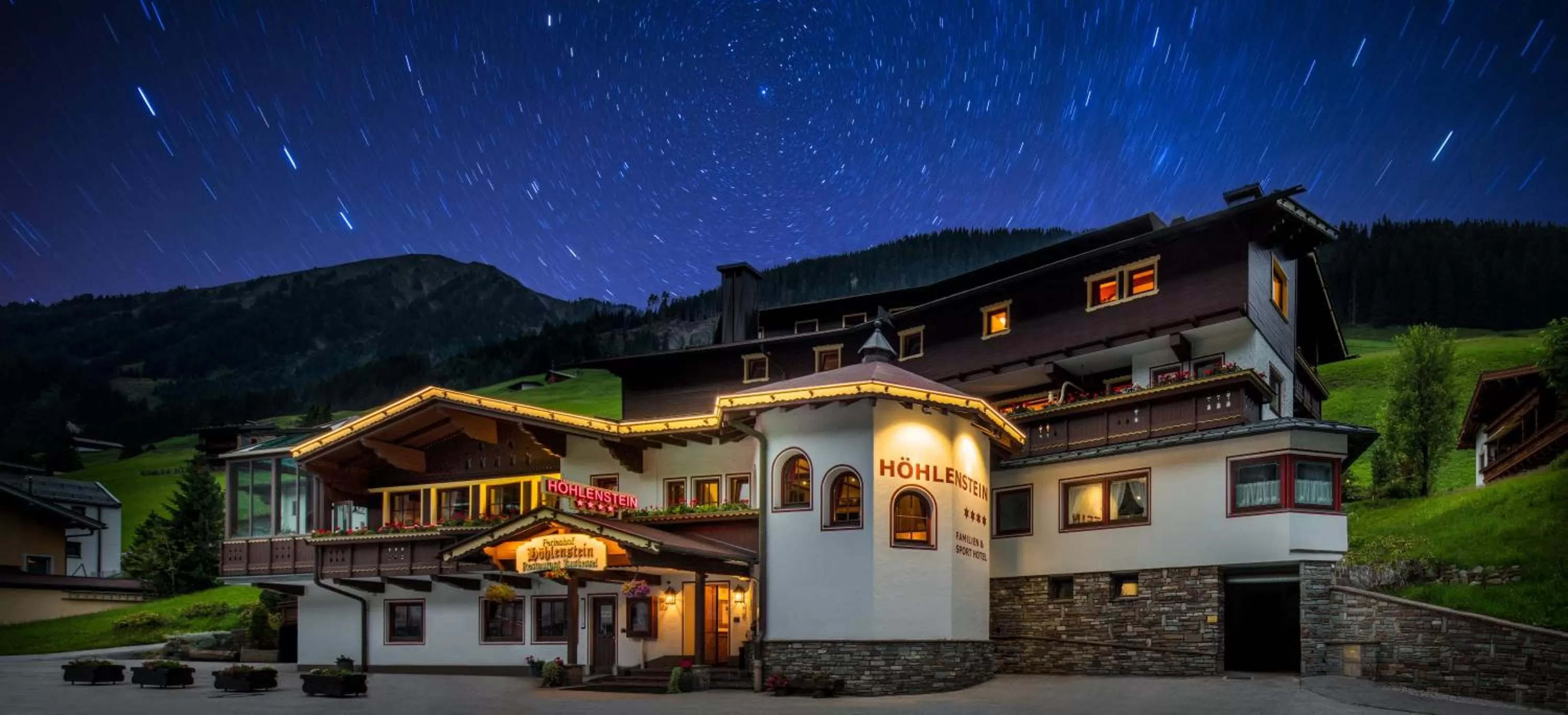 Facade/entrance in Hotel Höhlenstein