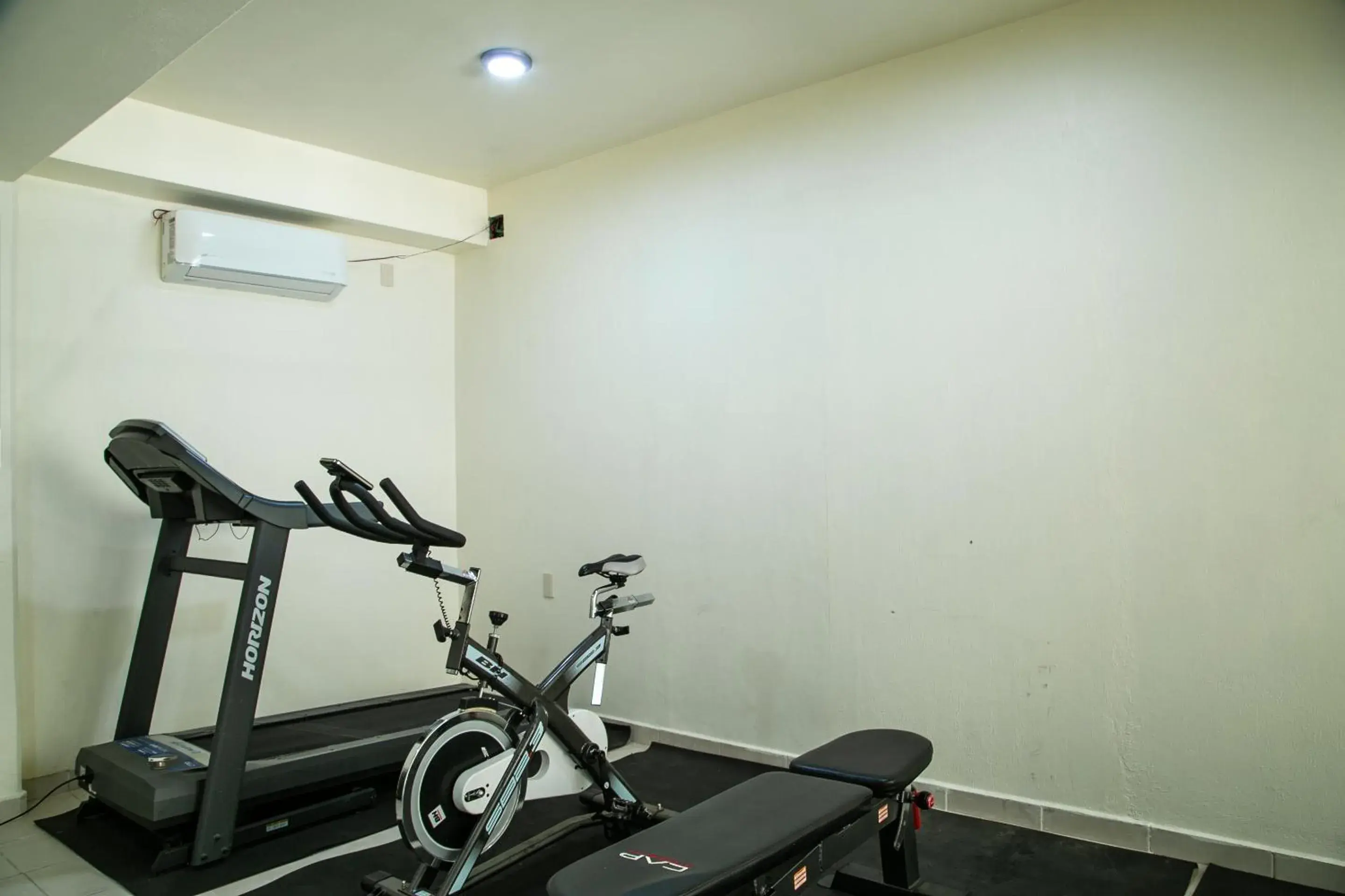 Fitness centre/facilities, Fitness Center/Facilities in Relax Inn Suites