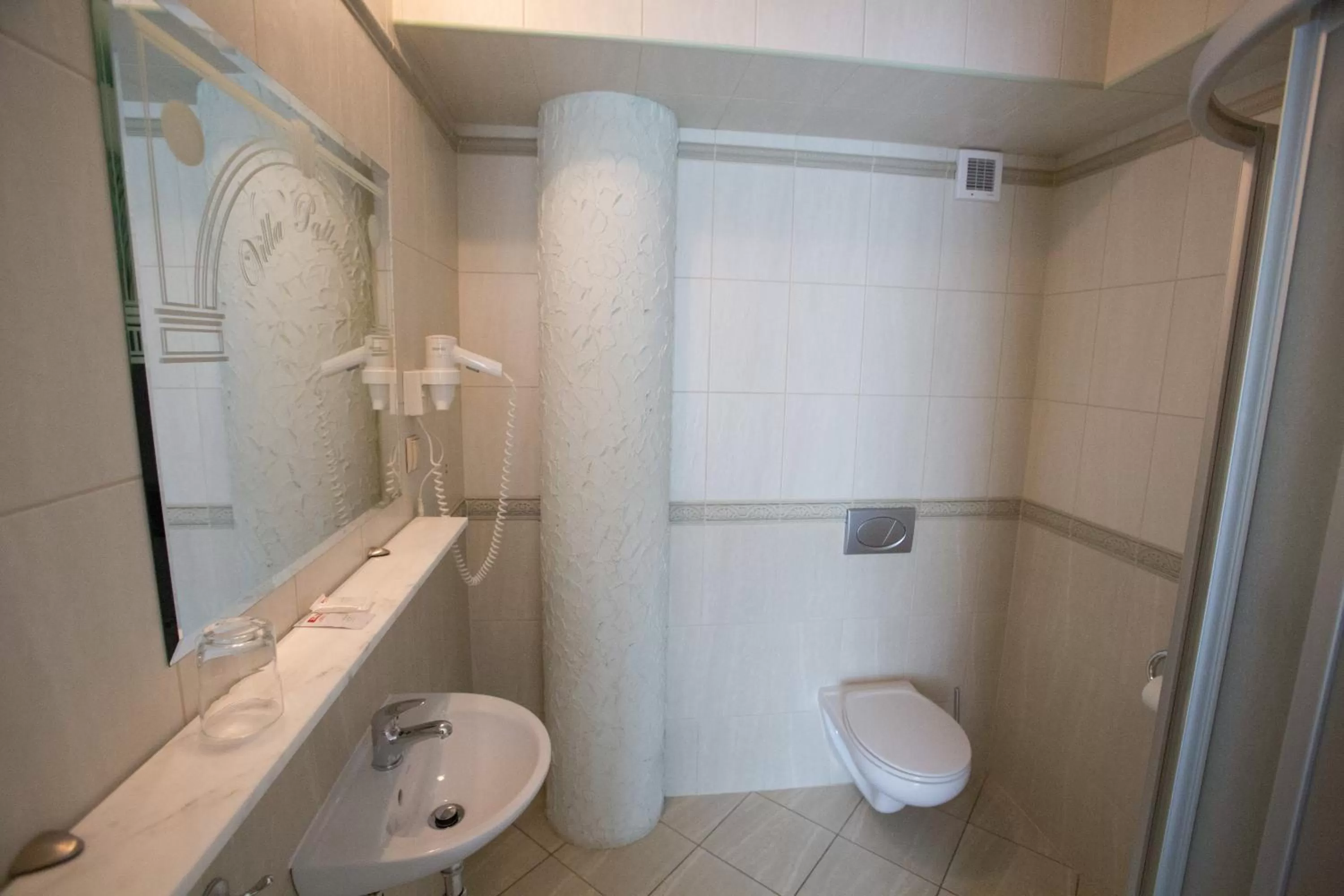 Bathroom in Villa Palladium