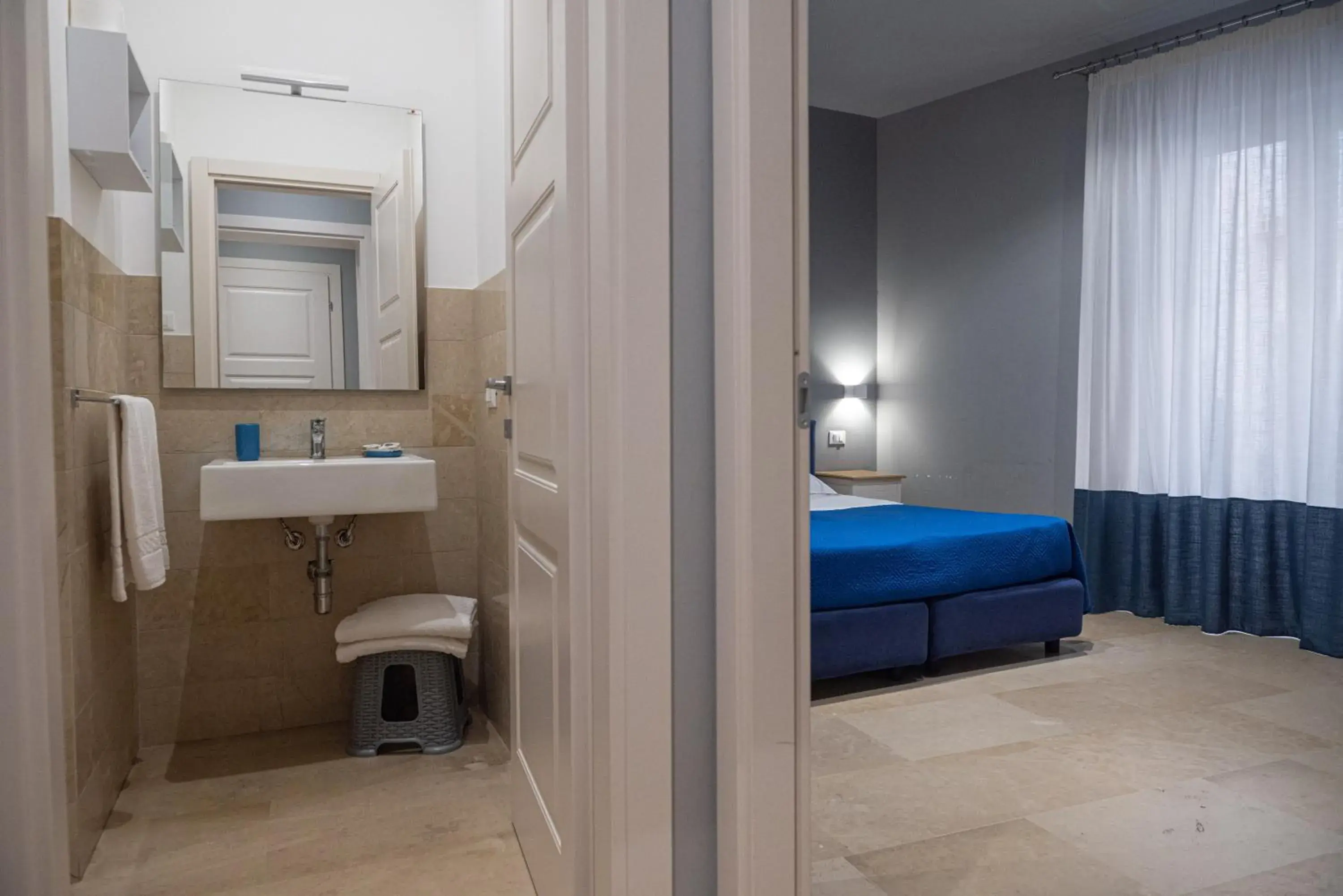 Photo of the whole room, Bathroom in ZIBIBBO SUITES & ROOMS - XIX Palazzo Mauro