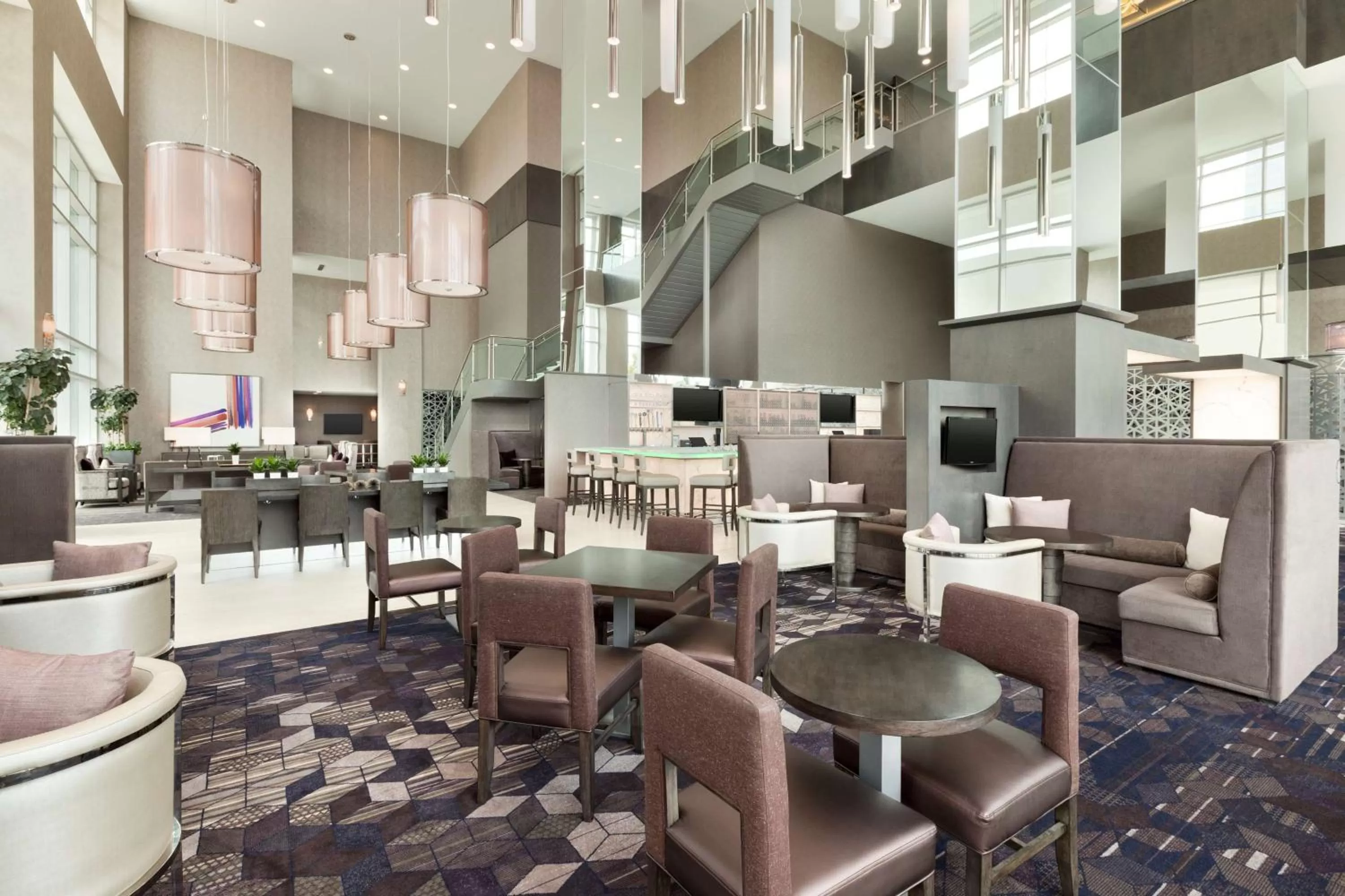 Lounge or bar in Embassy Suites by Hilton Charlotte Uptown