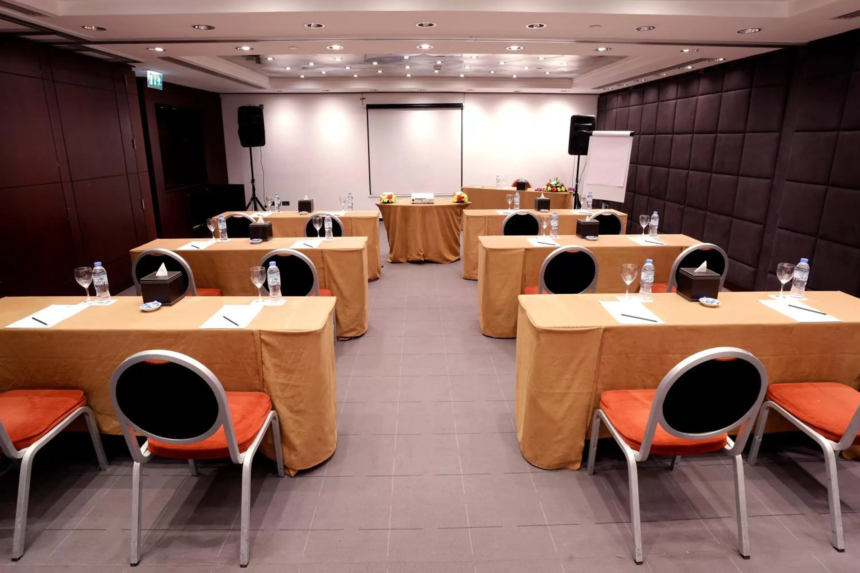 Meeting/conference room in Ramada Plaza by Wyndham Dubai Deira