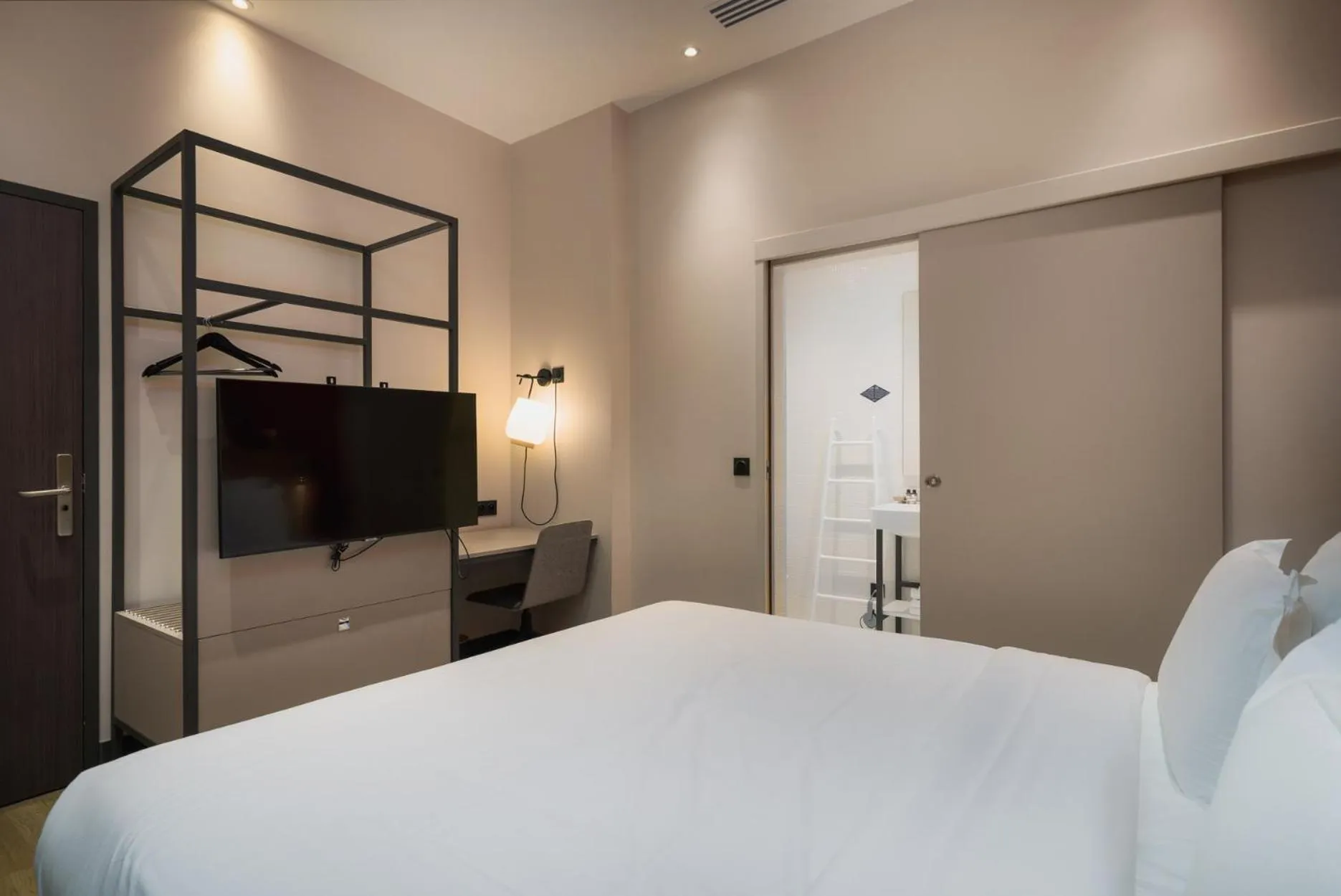 Bed in Maison Nô - Hôtel et Rooftop