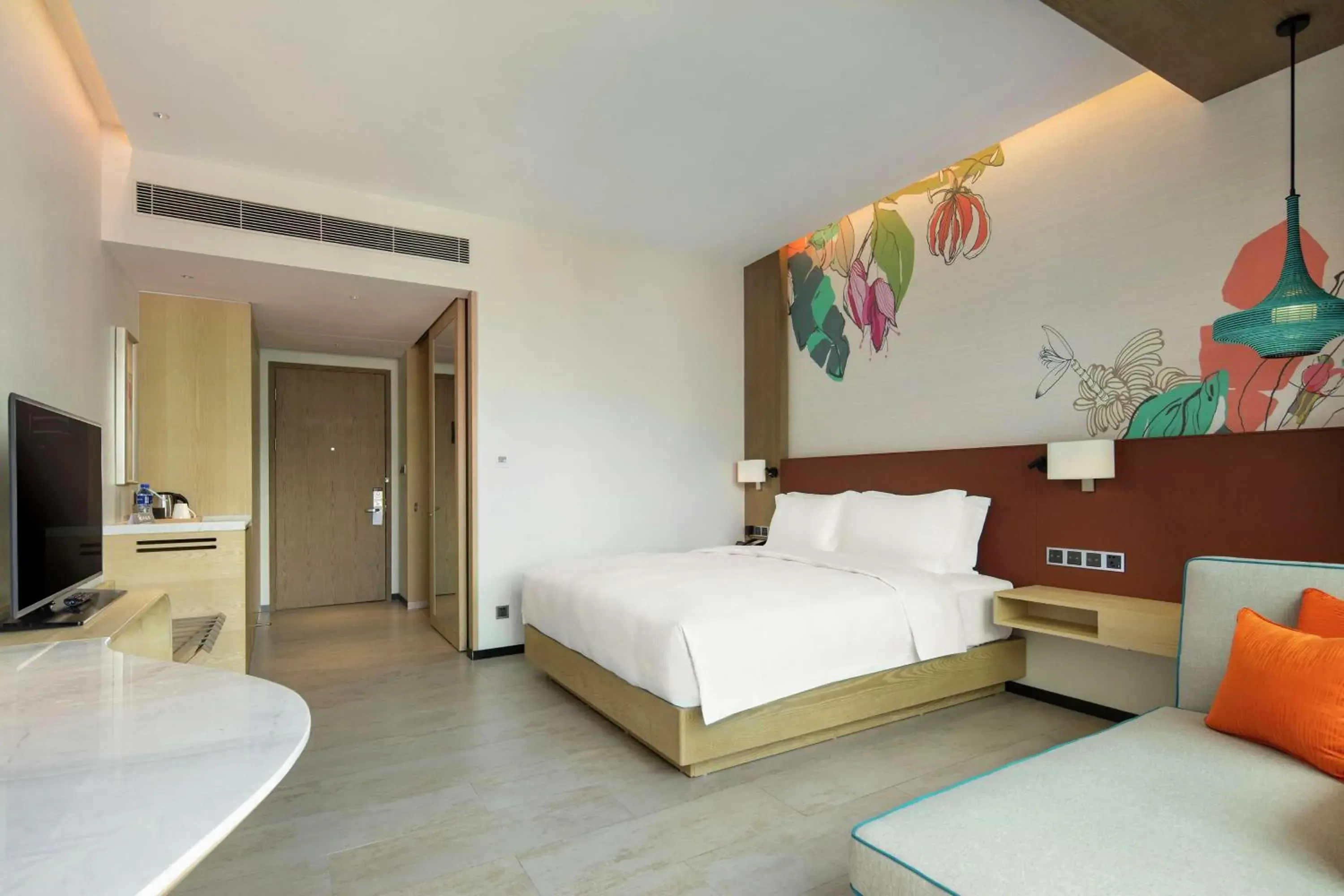 Bedroom, Bed in Hilton Garden Inn Sanya, China