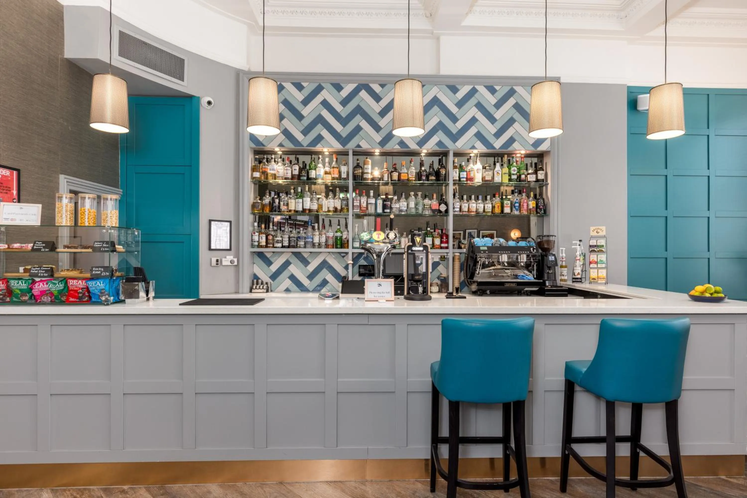 Lounge or bar in 28 York Place Hotel