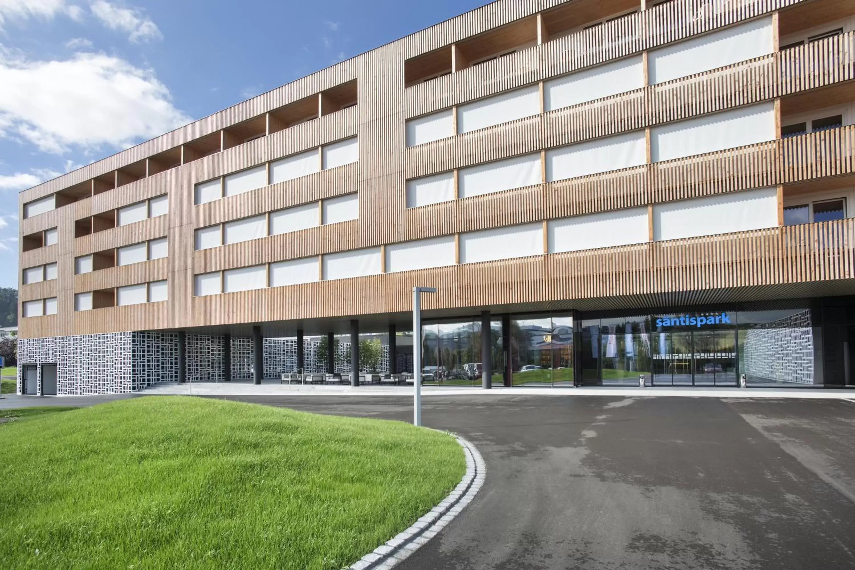 Facade/entrance, Property Building in Hotel Säntispark