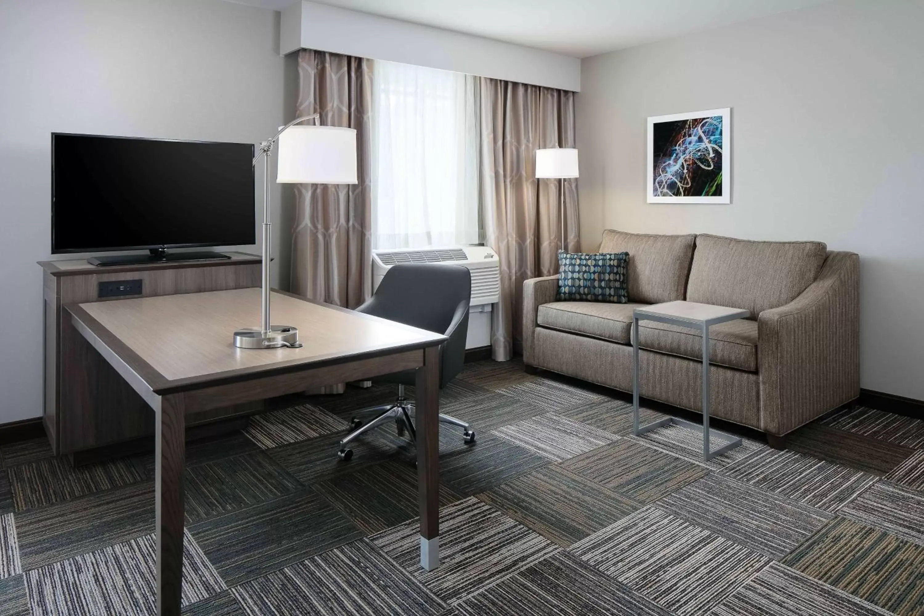 Living room, Seating Area in Hampton Inn & Suites-Hudson Wisconsin