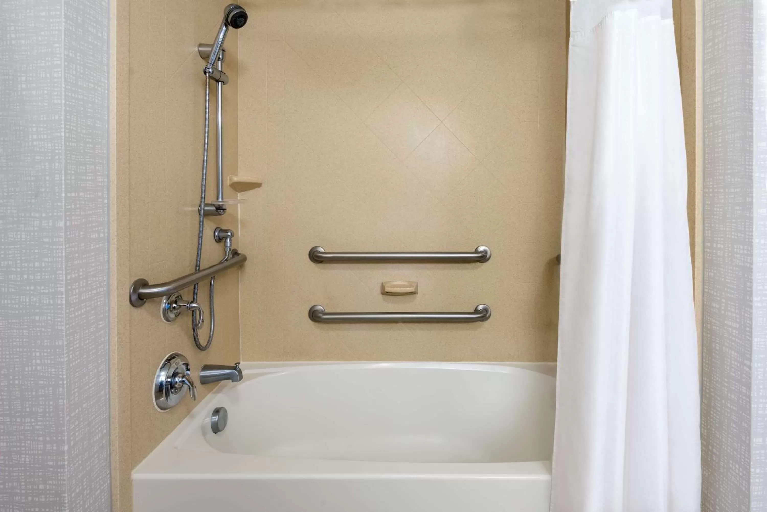 Bathroom in Hampton Inn & Suites Winston-Salem/University Area