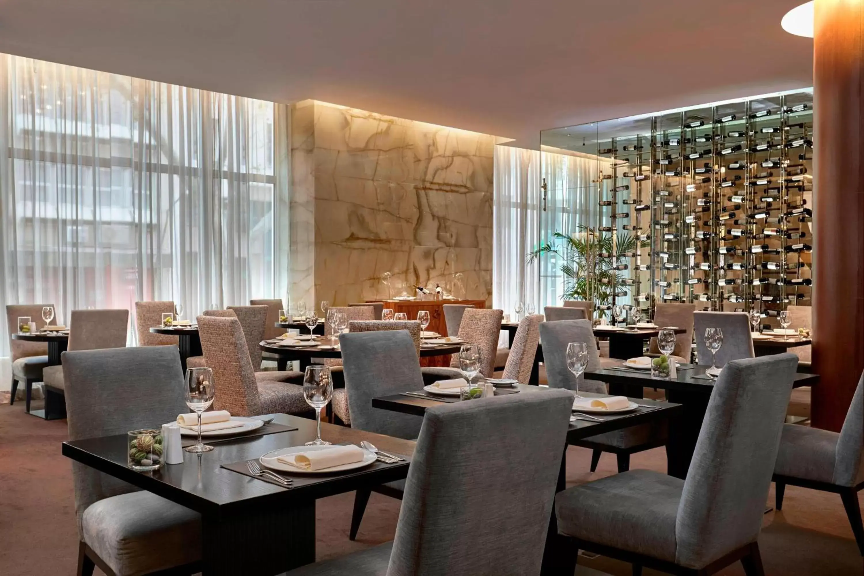 Lobby or reception, Restaurant/Places to Eat in Sheraton Lisboa Hotel & Spa