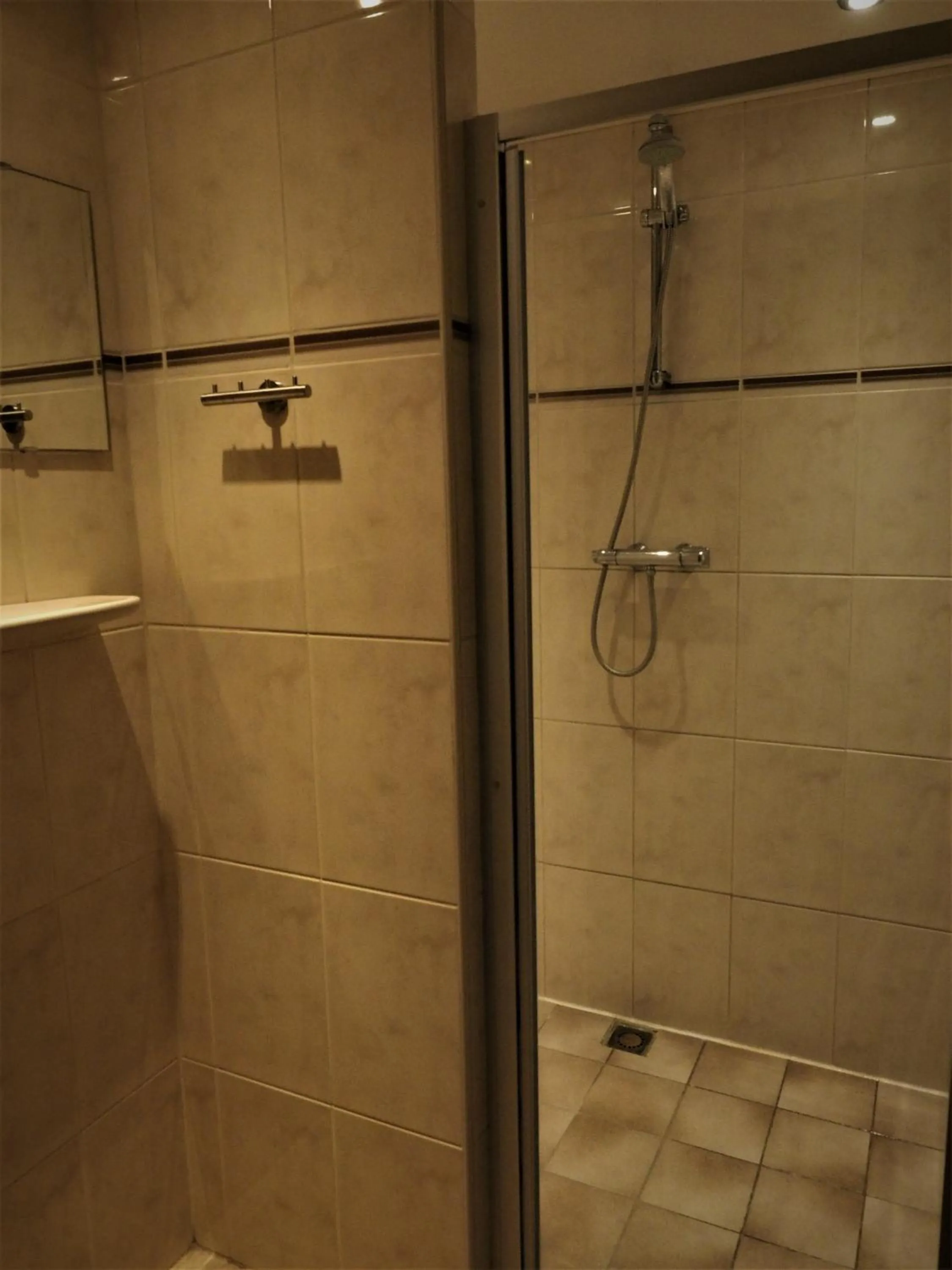Shower in Hotel 't Anker