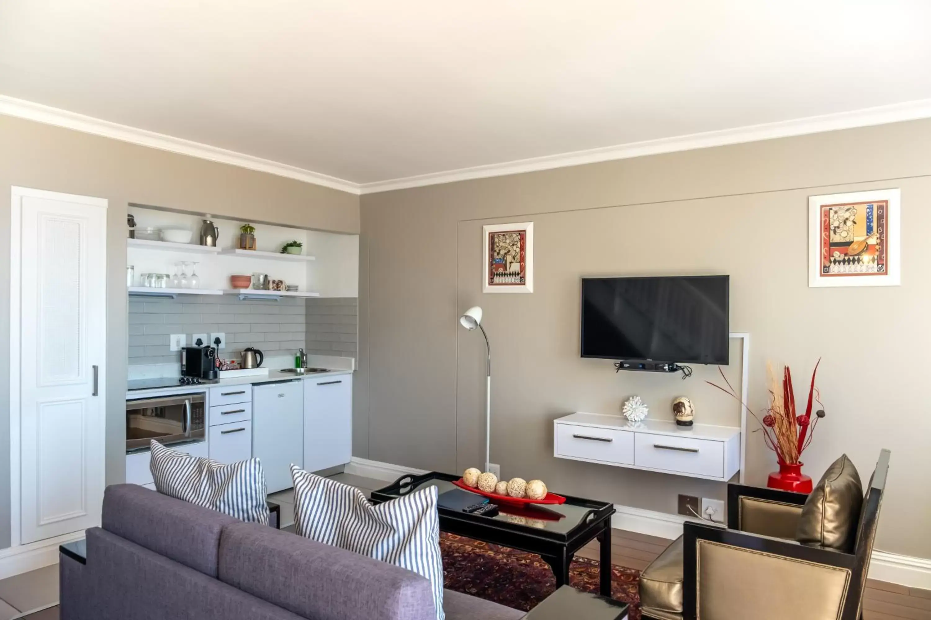 TV and multimedia, Seating Area in The Bantry Bay Aparthotel by Totalstay