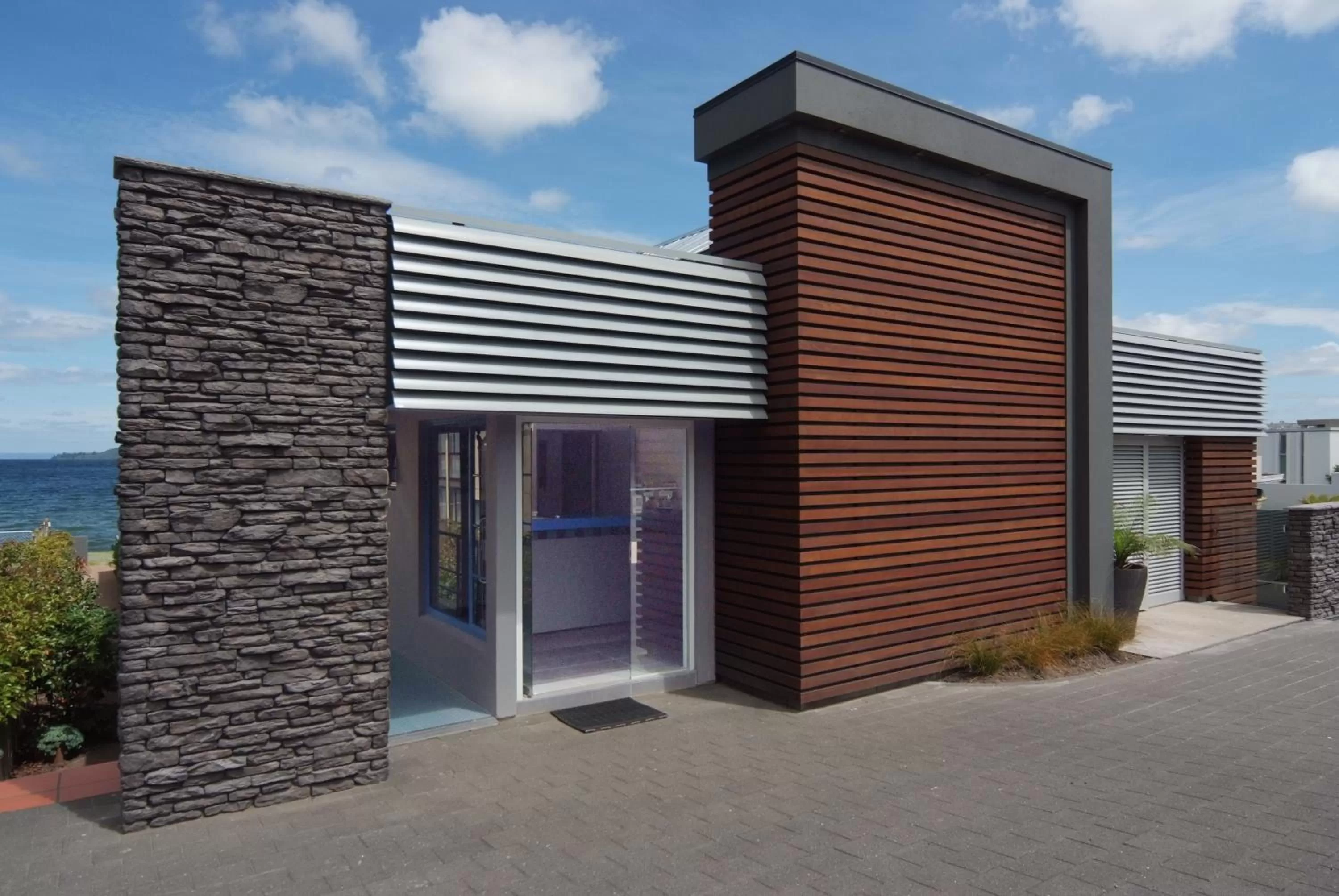 Facade/entrance in Clearwater Motor Lodge