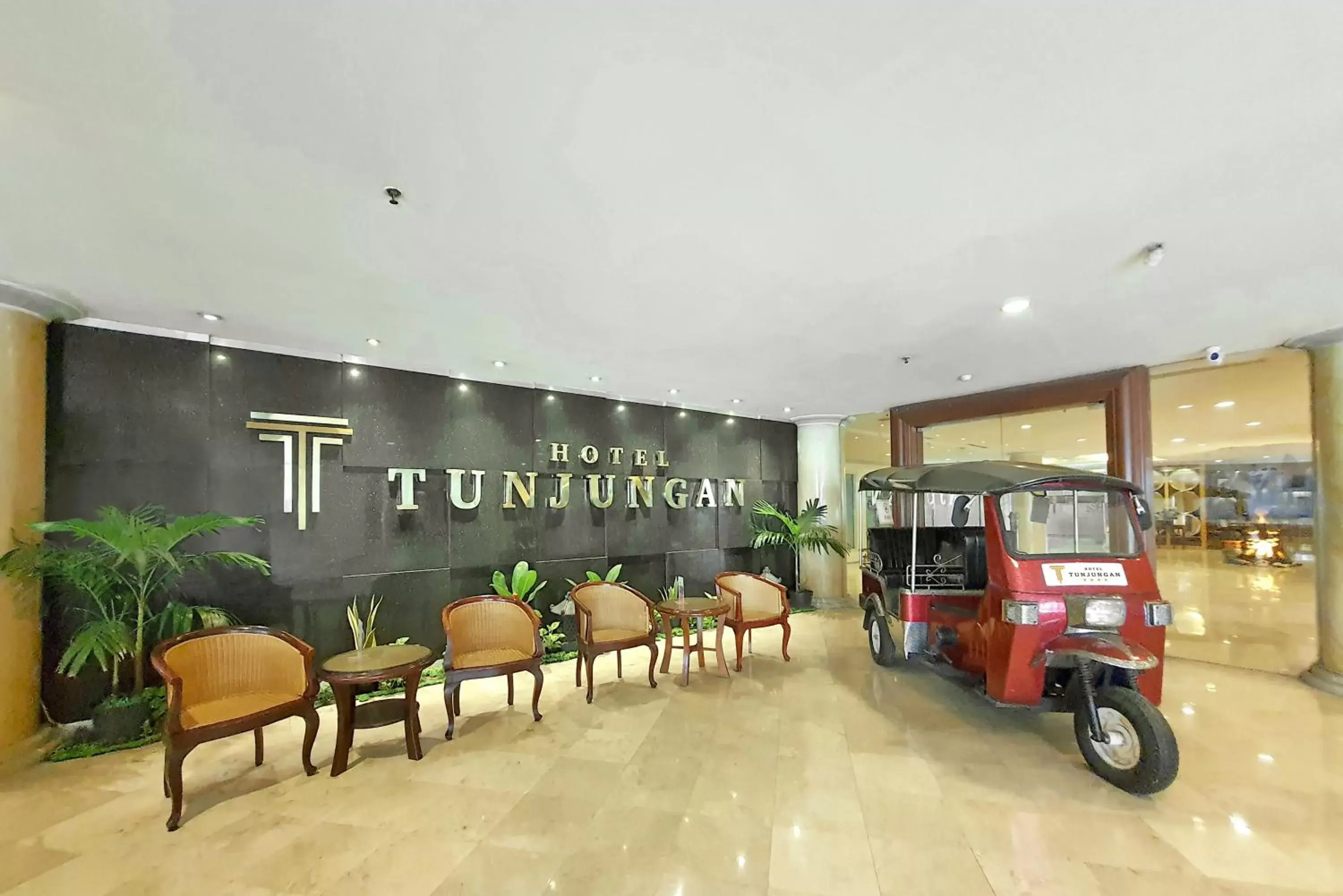 Facade/entrance in Tunjungan Hotel