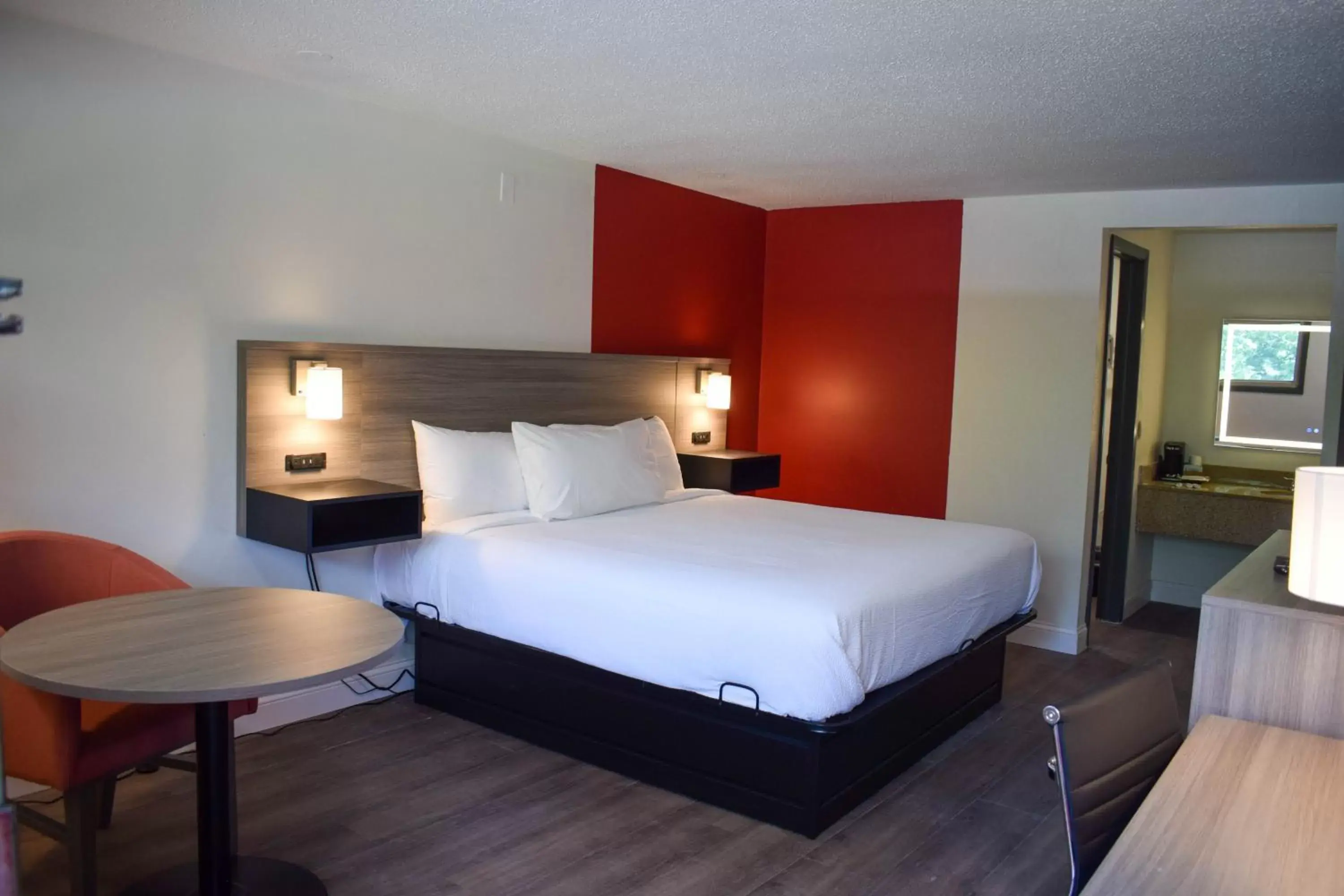 King Room with Roll-In Shower - Mobility Accessible/Non-Smoking in Ramada by Wyndham Cleveland Airport West King Room with Roll-In Shower - Mobility Accessible/Non-Smoking in Ramada by Wyndham Cleveland Airport West