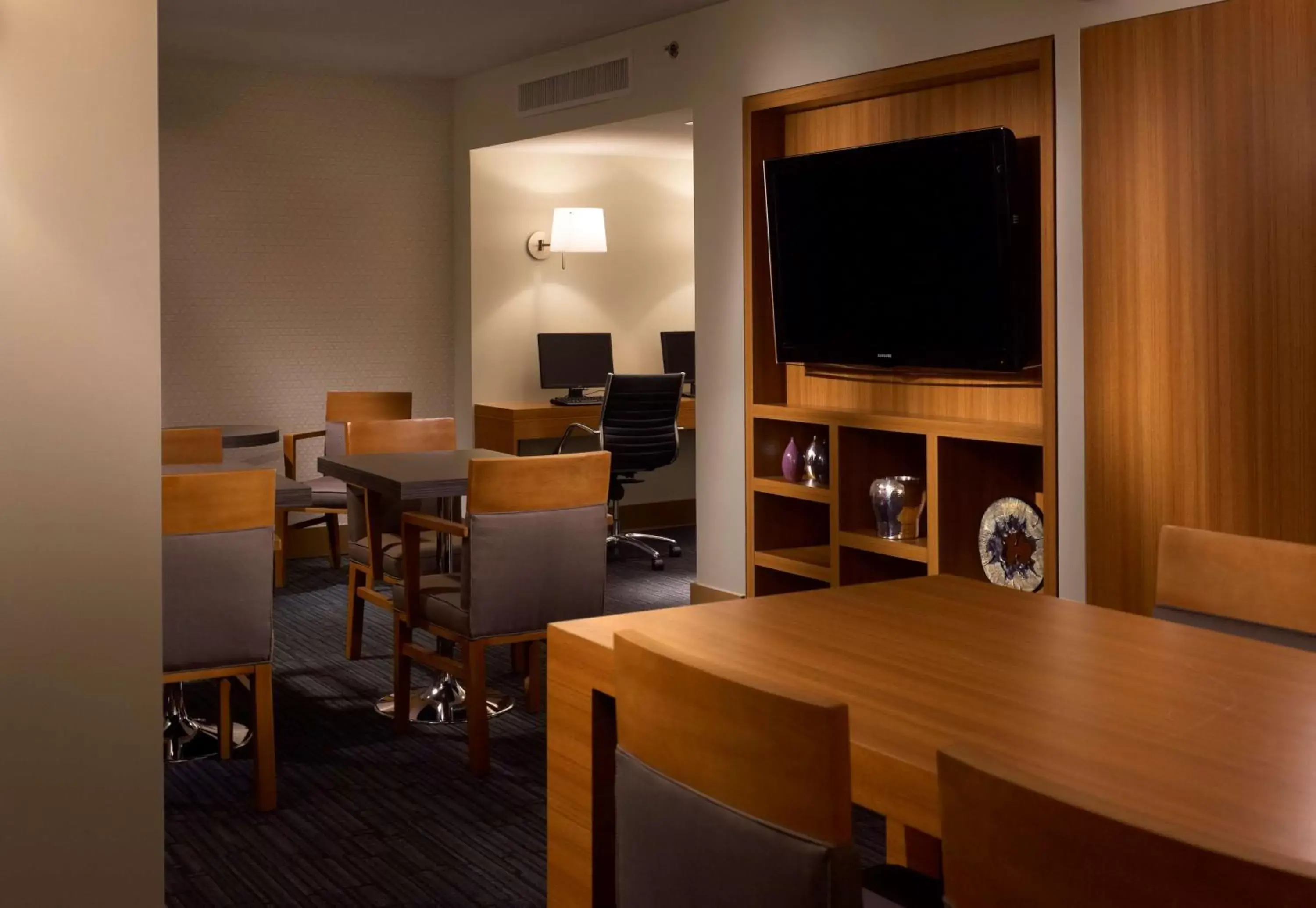 Lounge or bar in Hyatt Regency Vancouver Lounge or bar in Hyatt Regency Vancouver