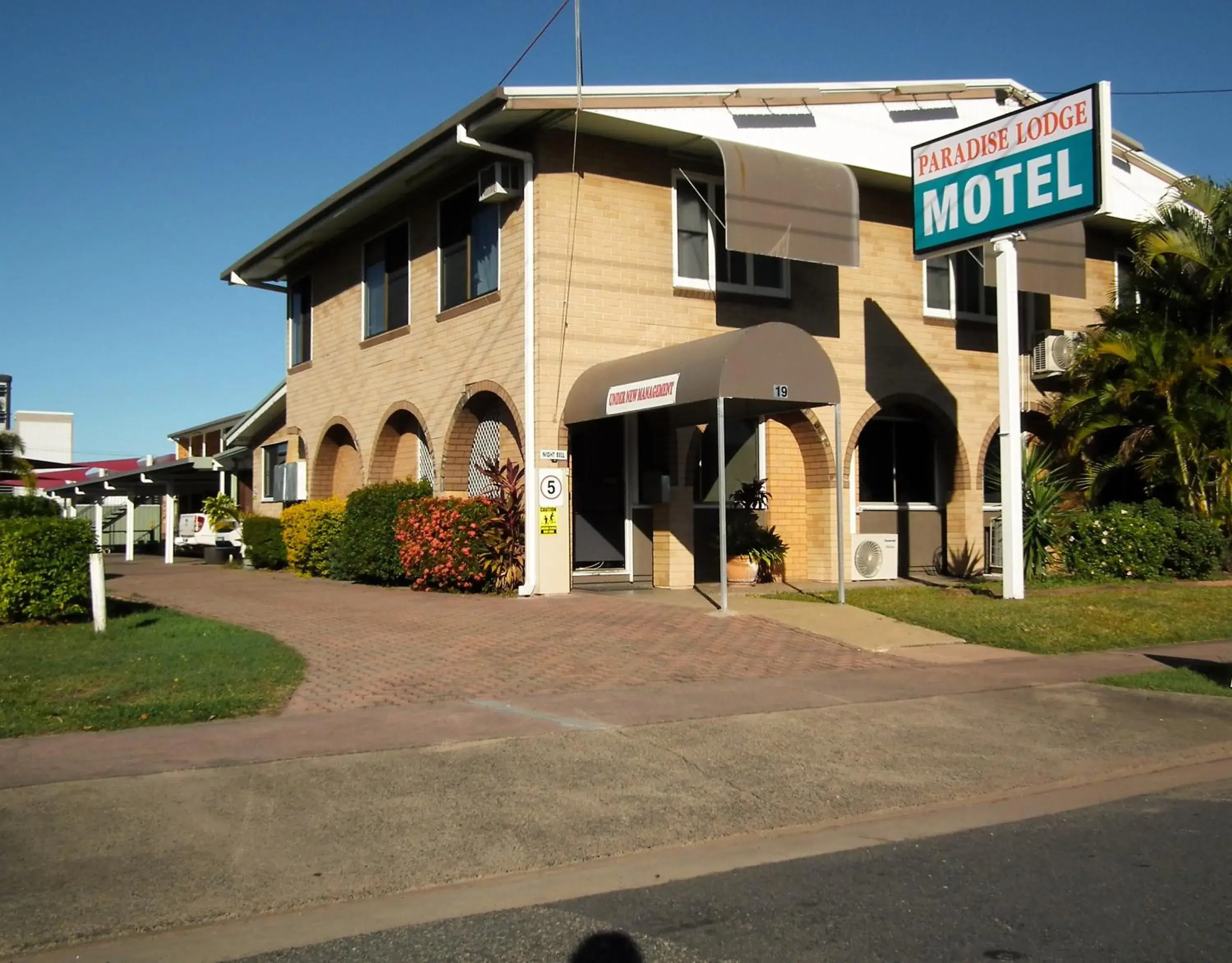 Facade/entrance, Garden in Paradise Motel