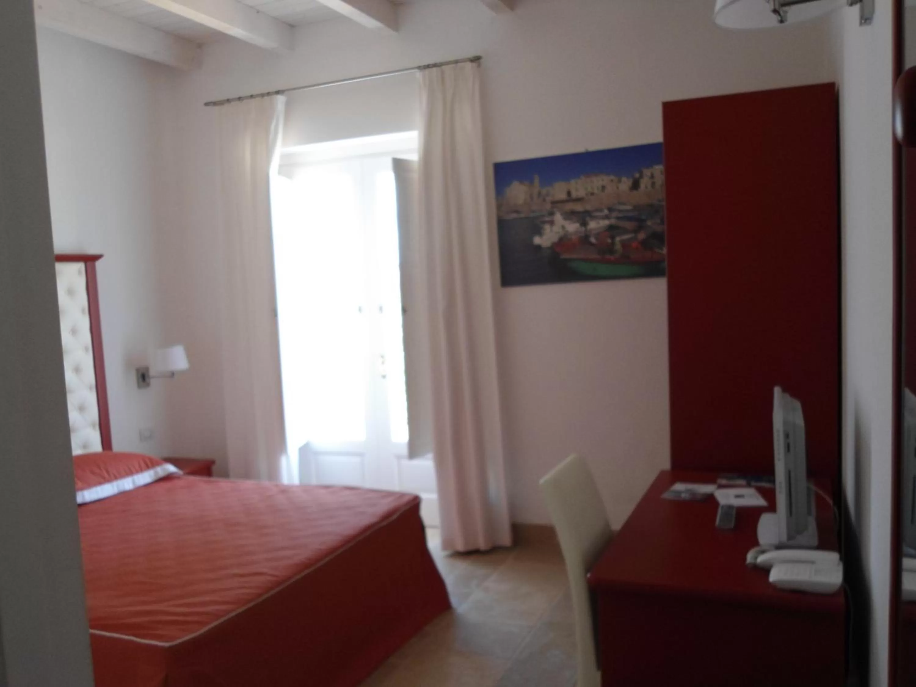 Photo of the whole room, Bed in Parco dei Manieri