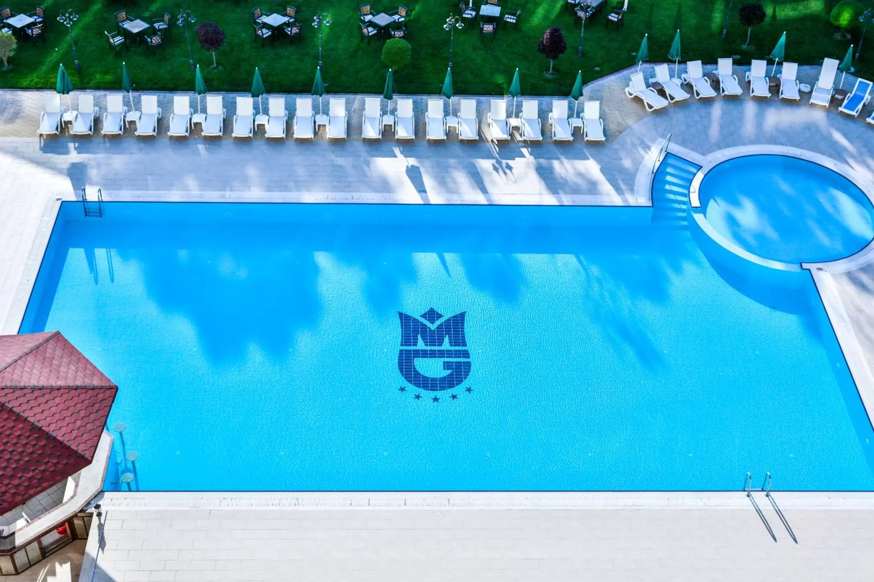 Swimming pool in Grand Mir Hotel Swimming pool in Grand Mir Hotel