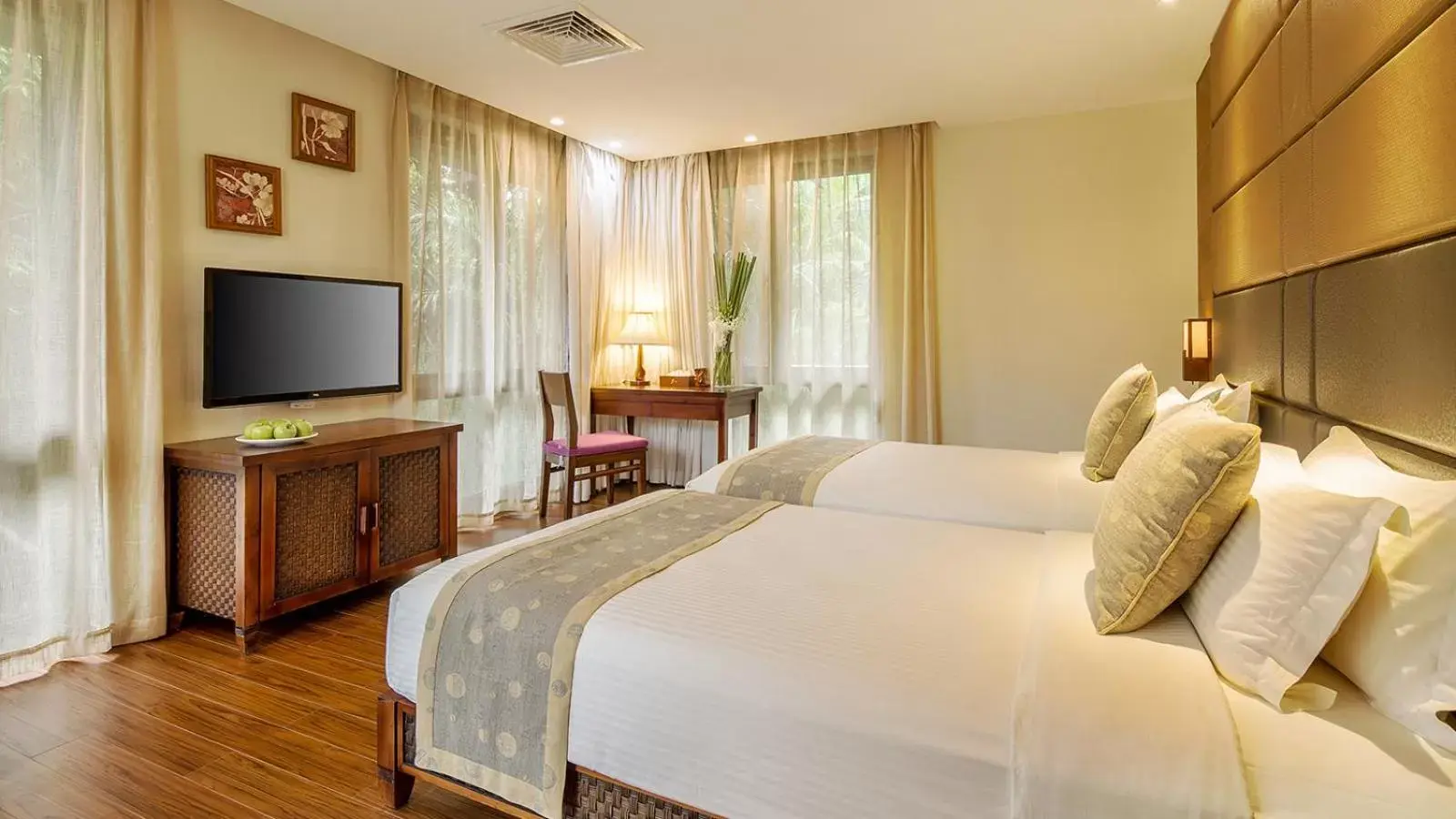 Bed in Sanya Yalong Bay Villas & Spa