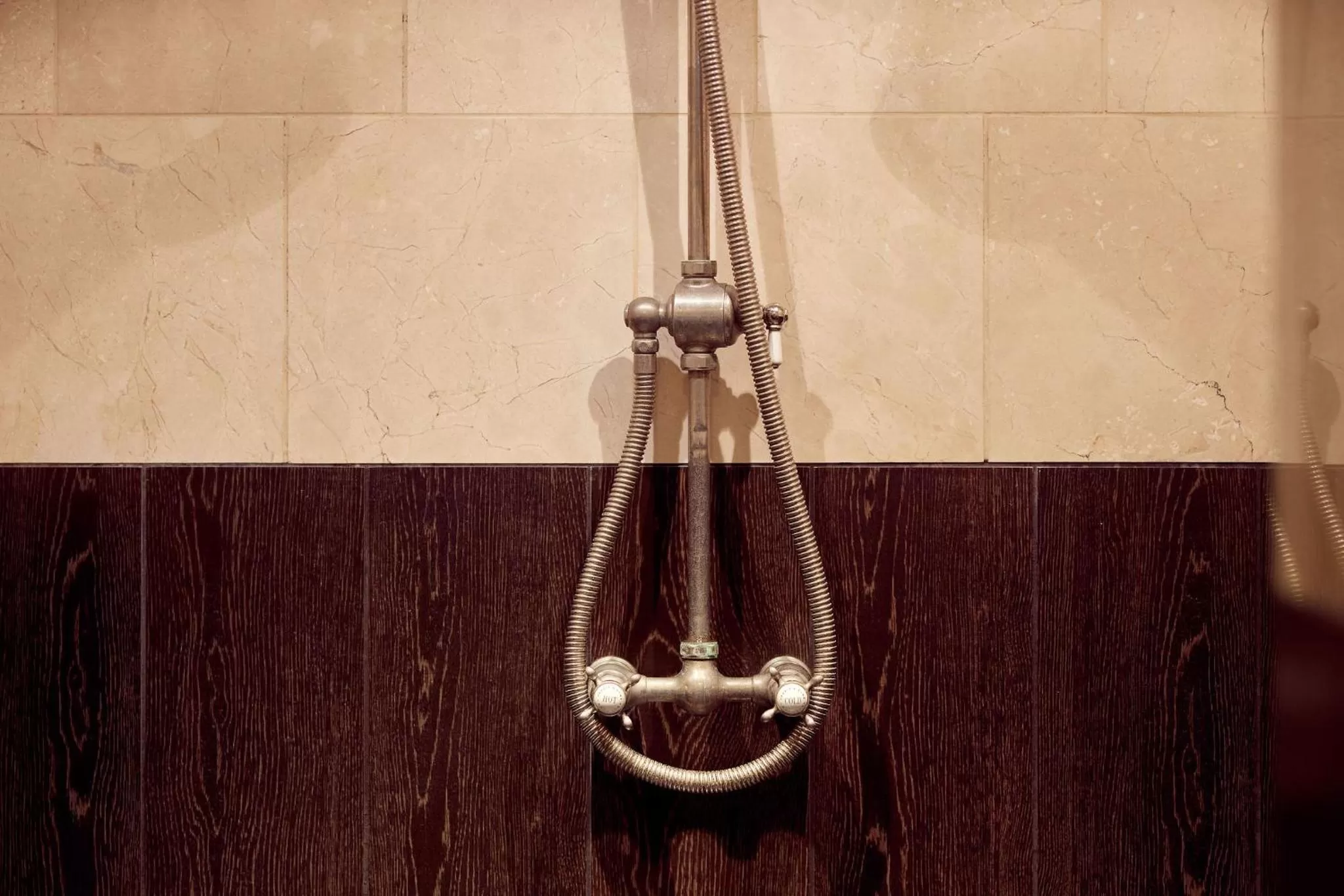 Shower in Realeneiland Bed & Breakfast