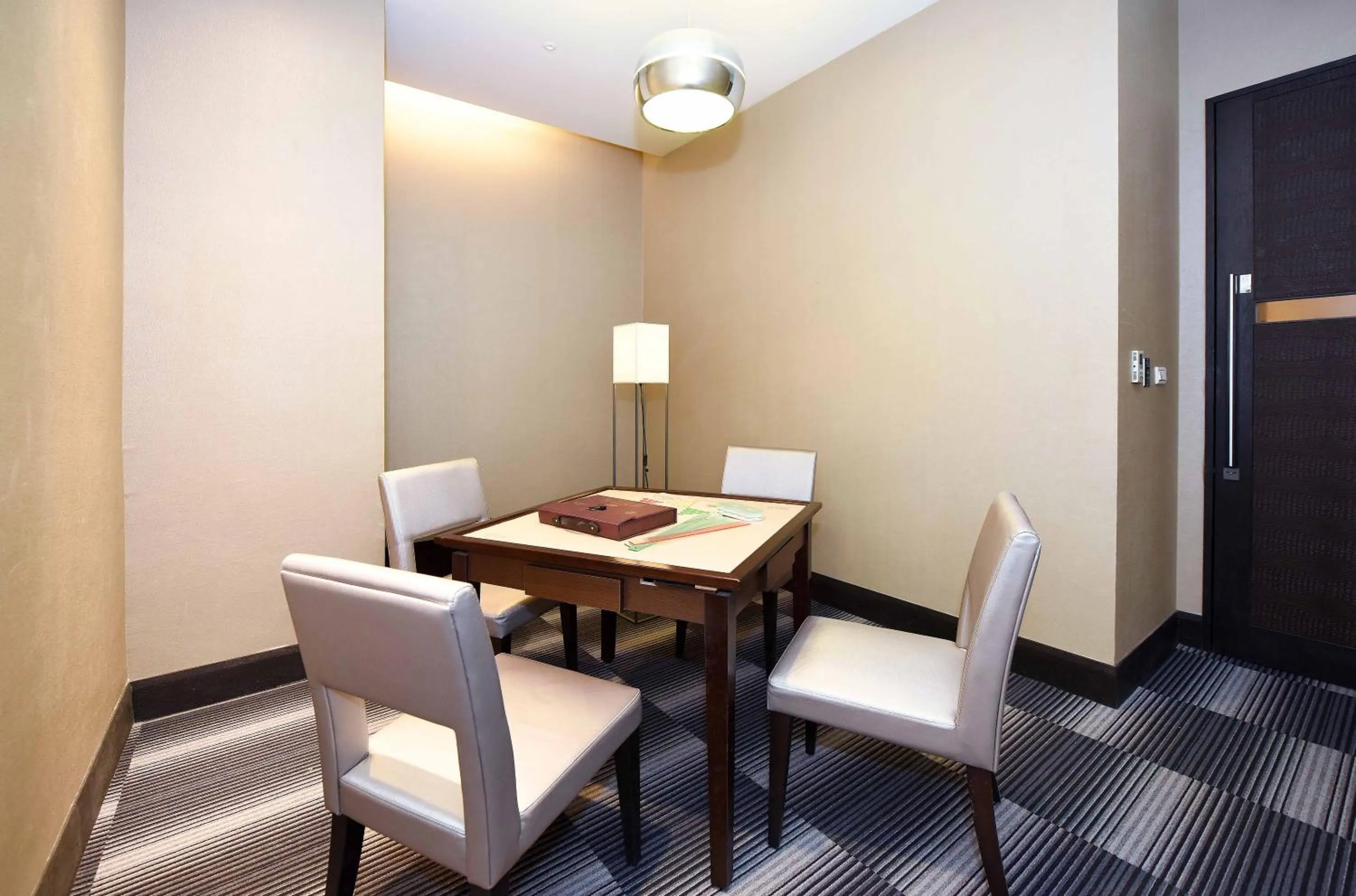 Entertainment in Fullon Hotel Taipei, East