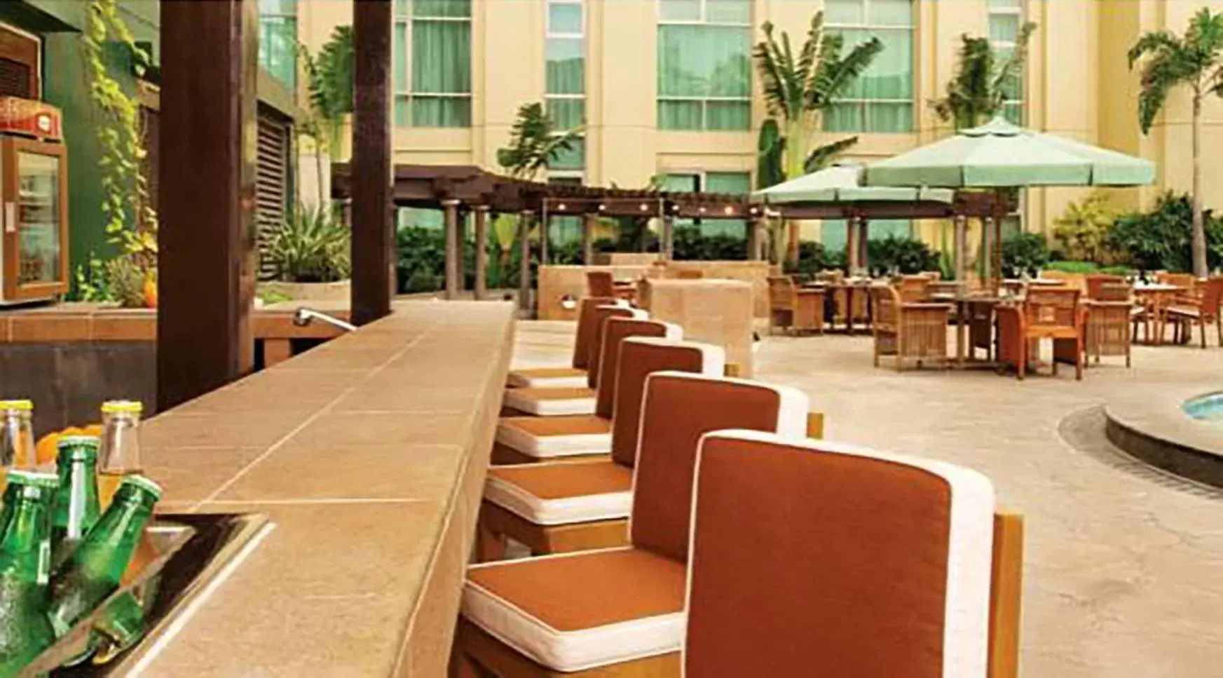 Restaurant/Places to Eat in New Coast Hotel Manila (formerly New World Manila Bay Hotel)