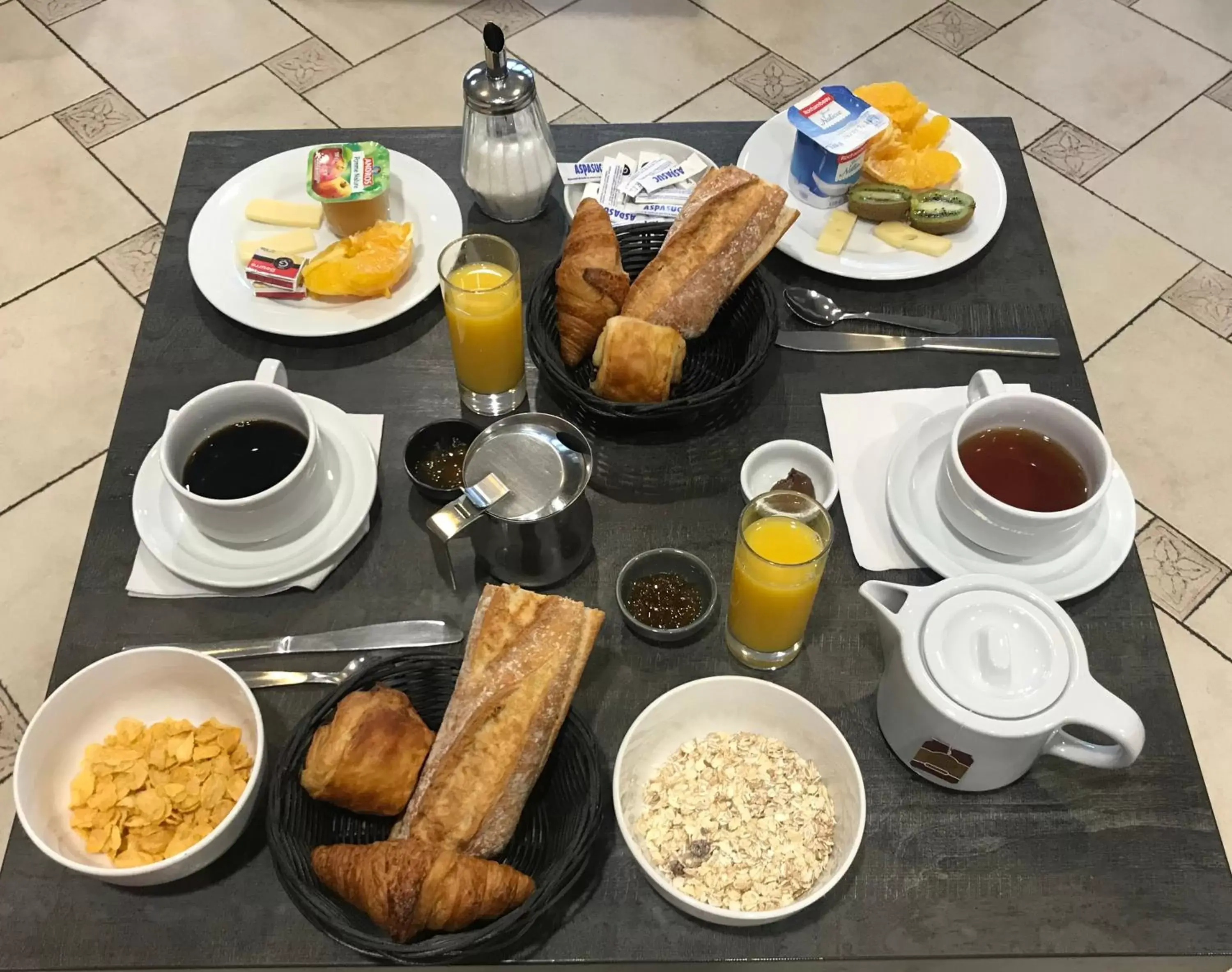 Restaurant/places to eat, Breakfast in Le Strasbourg Hotel
