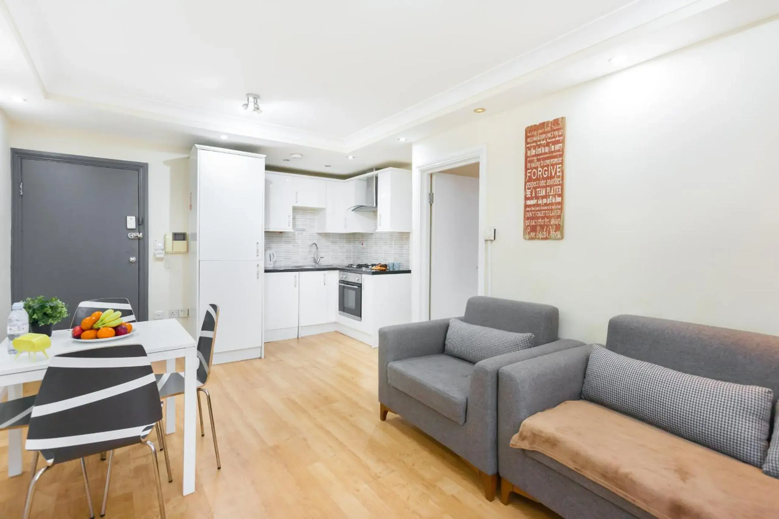 Kitchen or kitchenette, Seating Area in Kings Cross Apartment