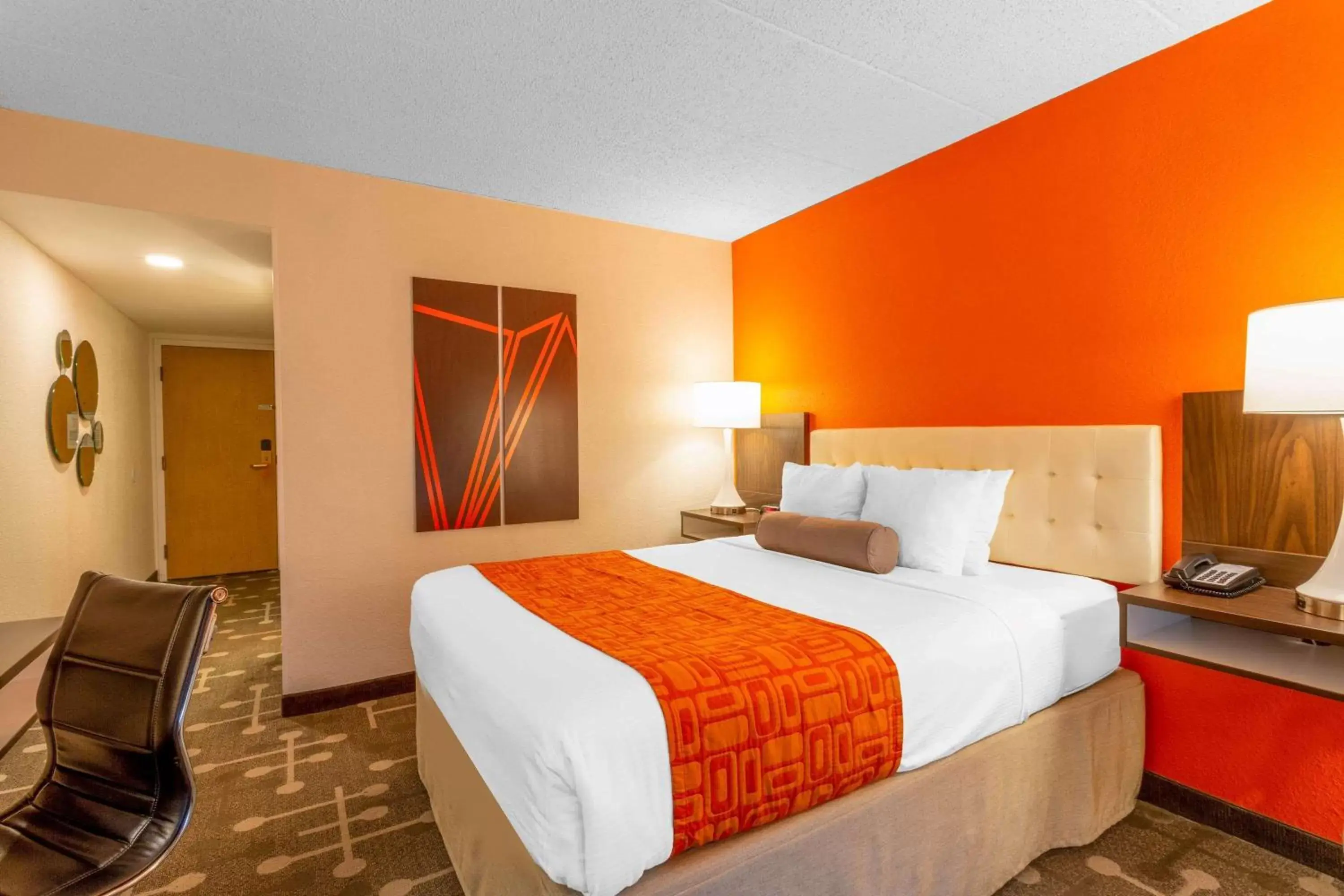 Photo of the whole room, Bed in Howard Johnson by Wyndham Portsmouth Photo of the whole room, Bed in Howard Johnson by Wyndham Portsmouth