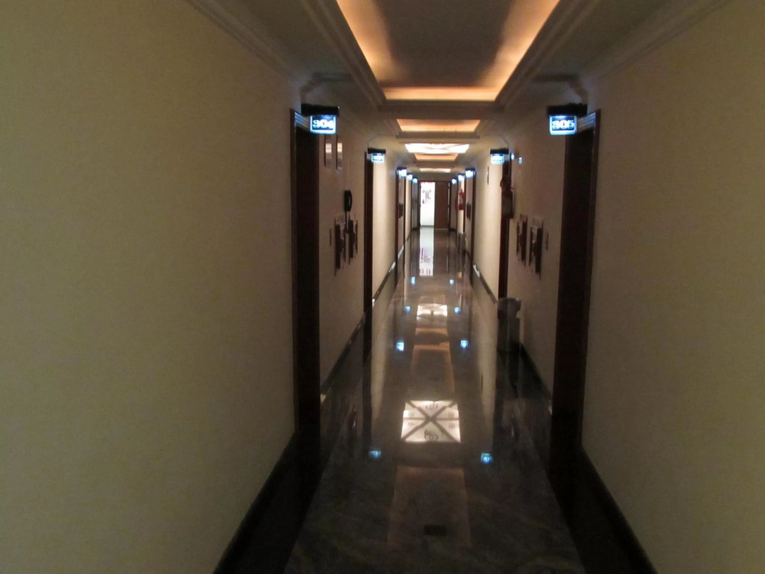 Property building in Pleasant Place Hotel