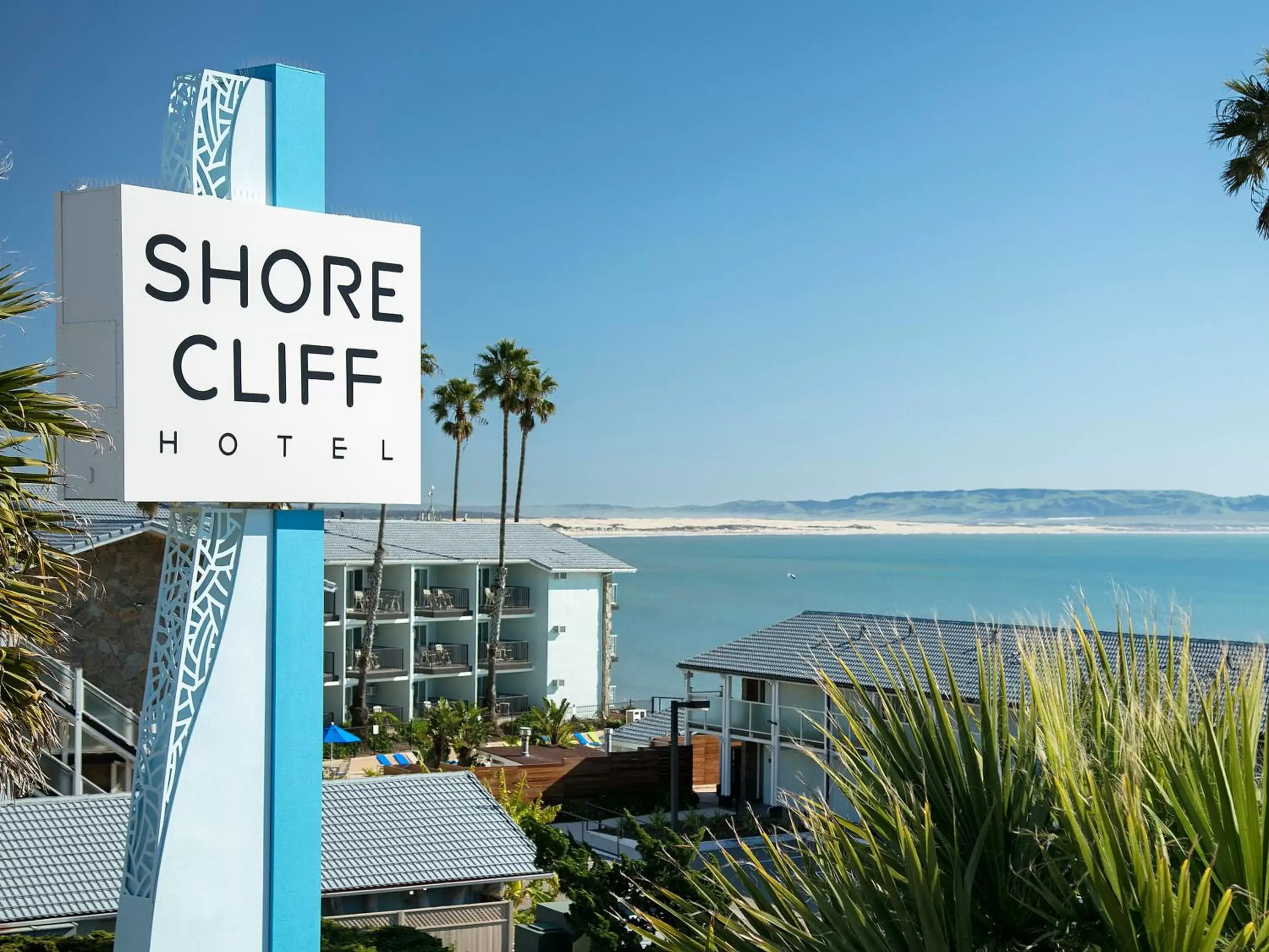 Logo/Certificate/Sign in Shore Cliff Hotel