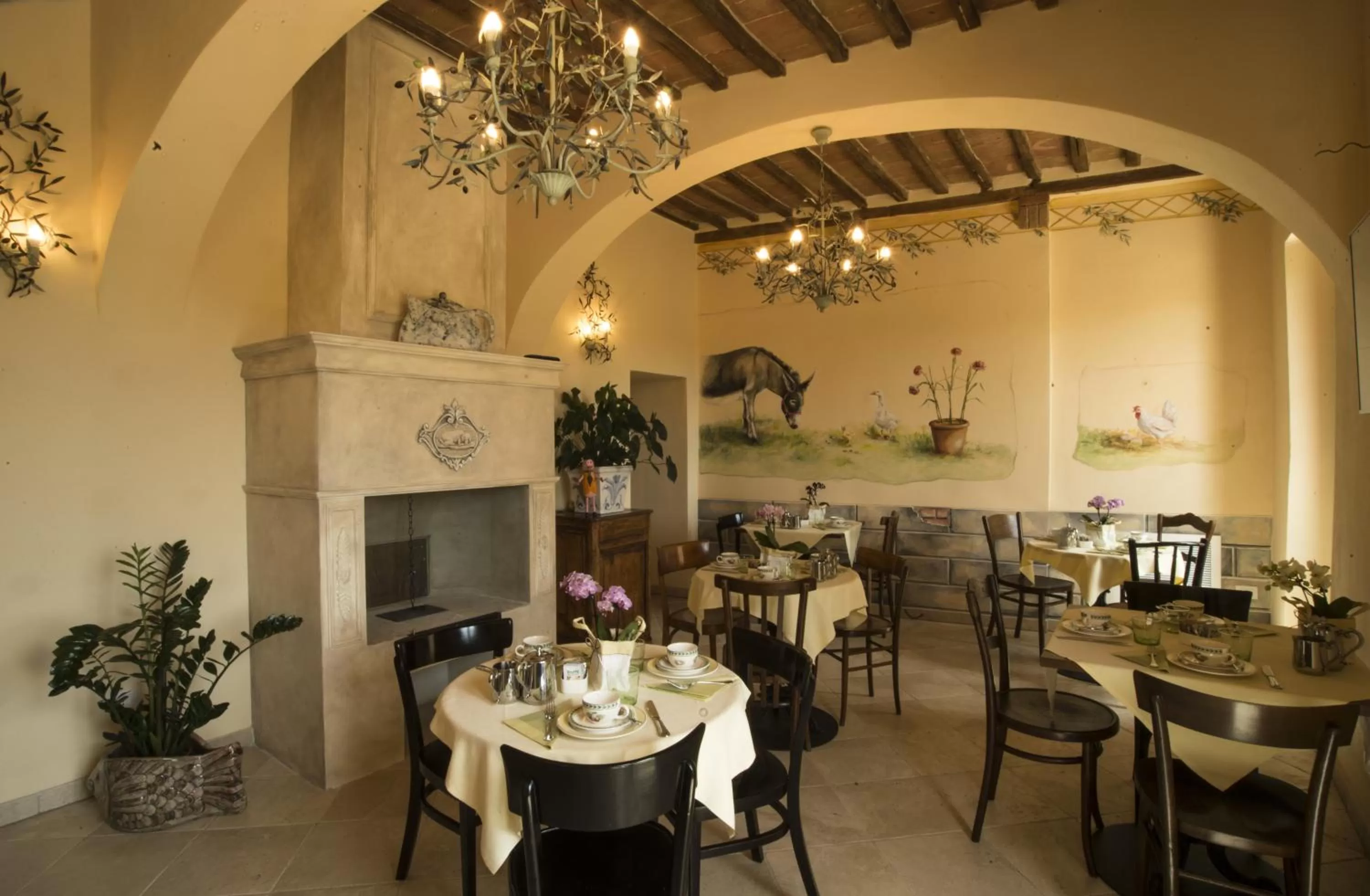 Communal lounge/ TV room in Palazzo Pacini