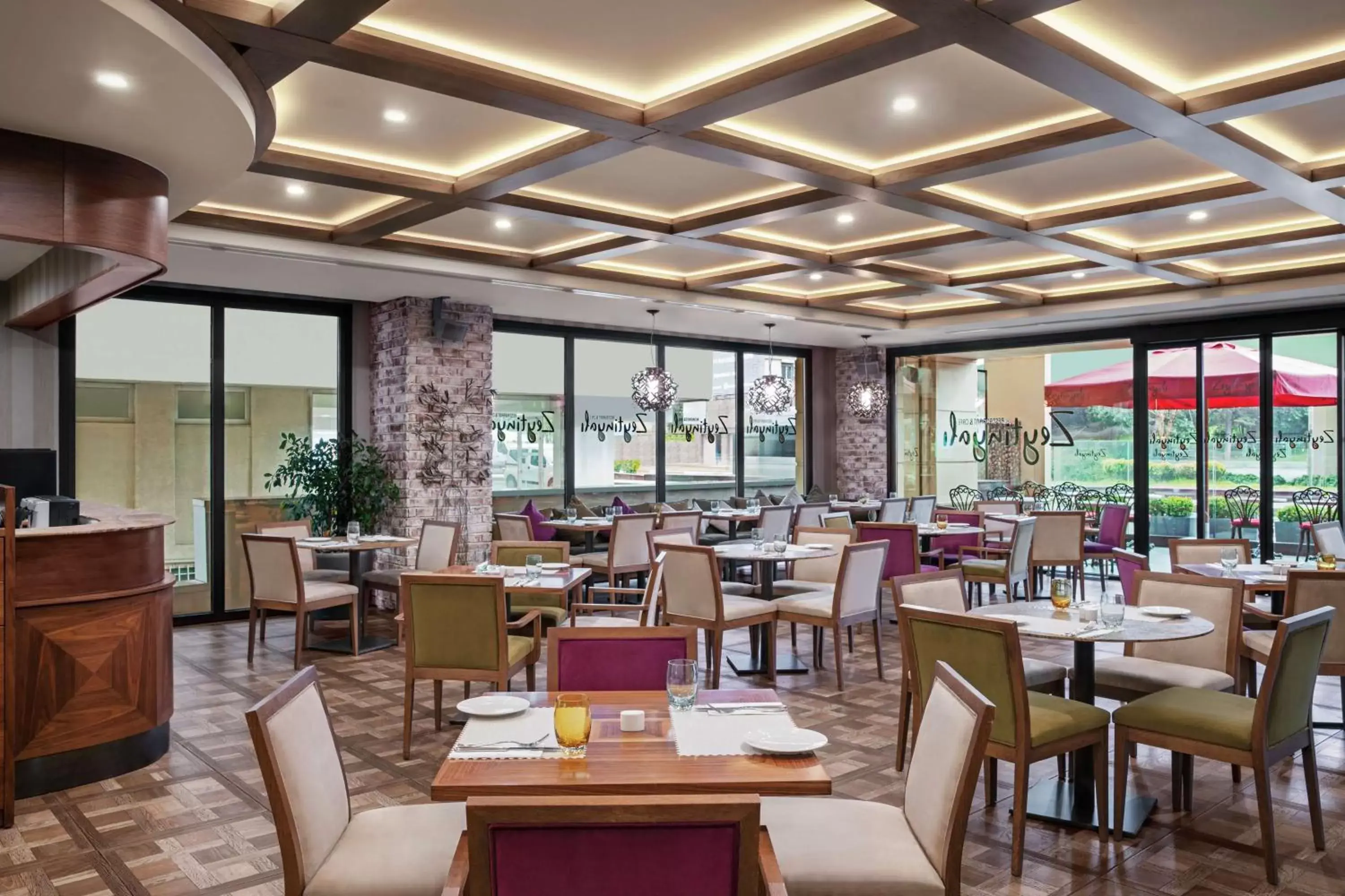 Dining area, Restaurant/Places to Eat in DoubleTree by Hilton Istanbul Esentepe