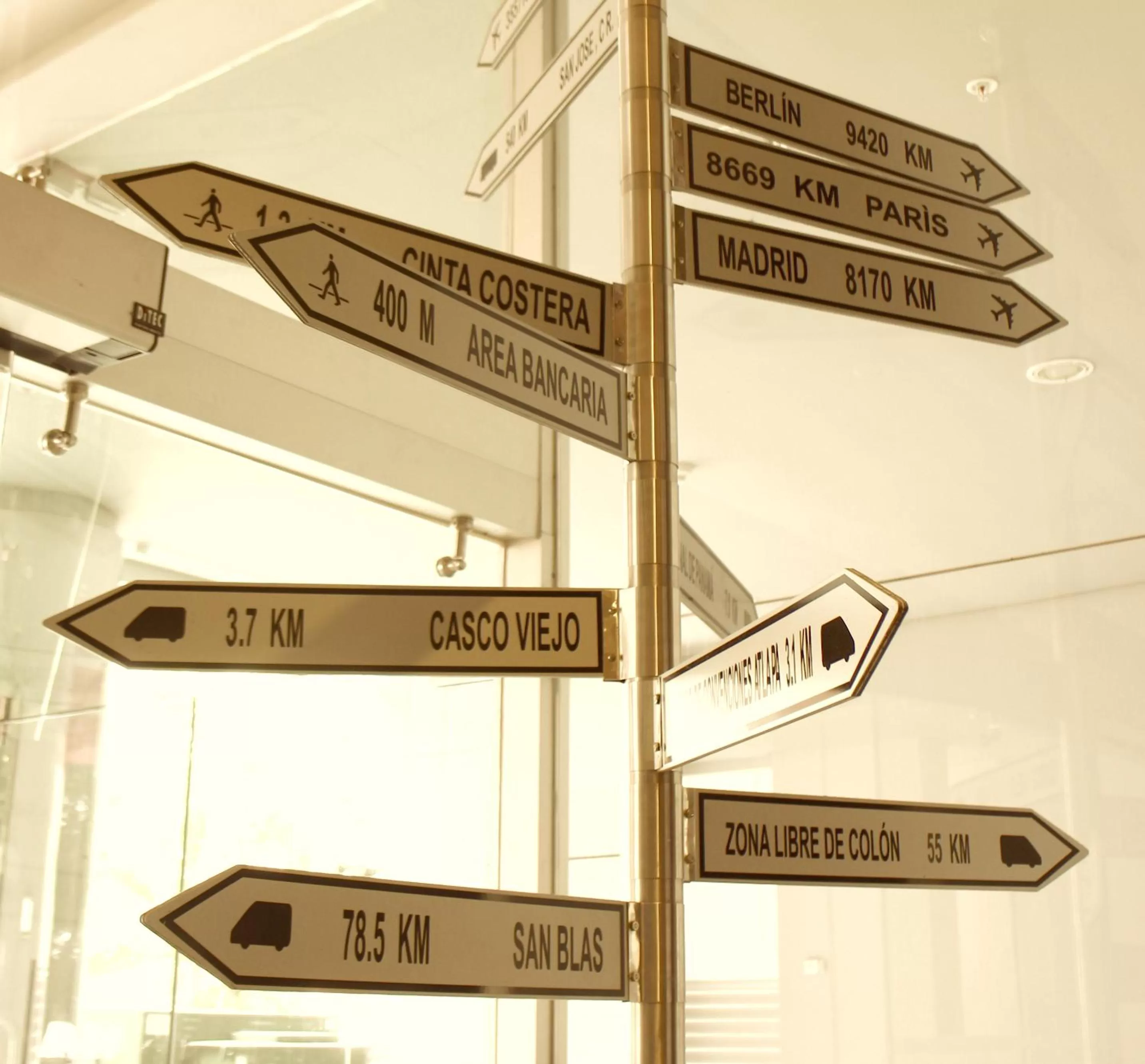 Lobby or reception in Tryp by Wyndham Panama Centro