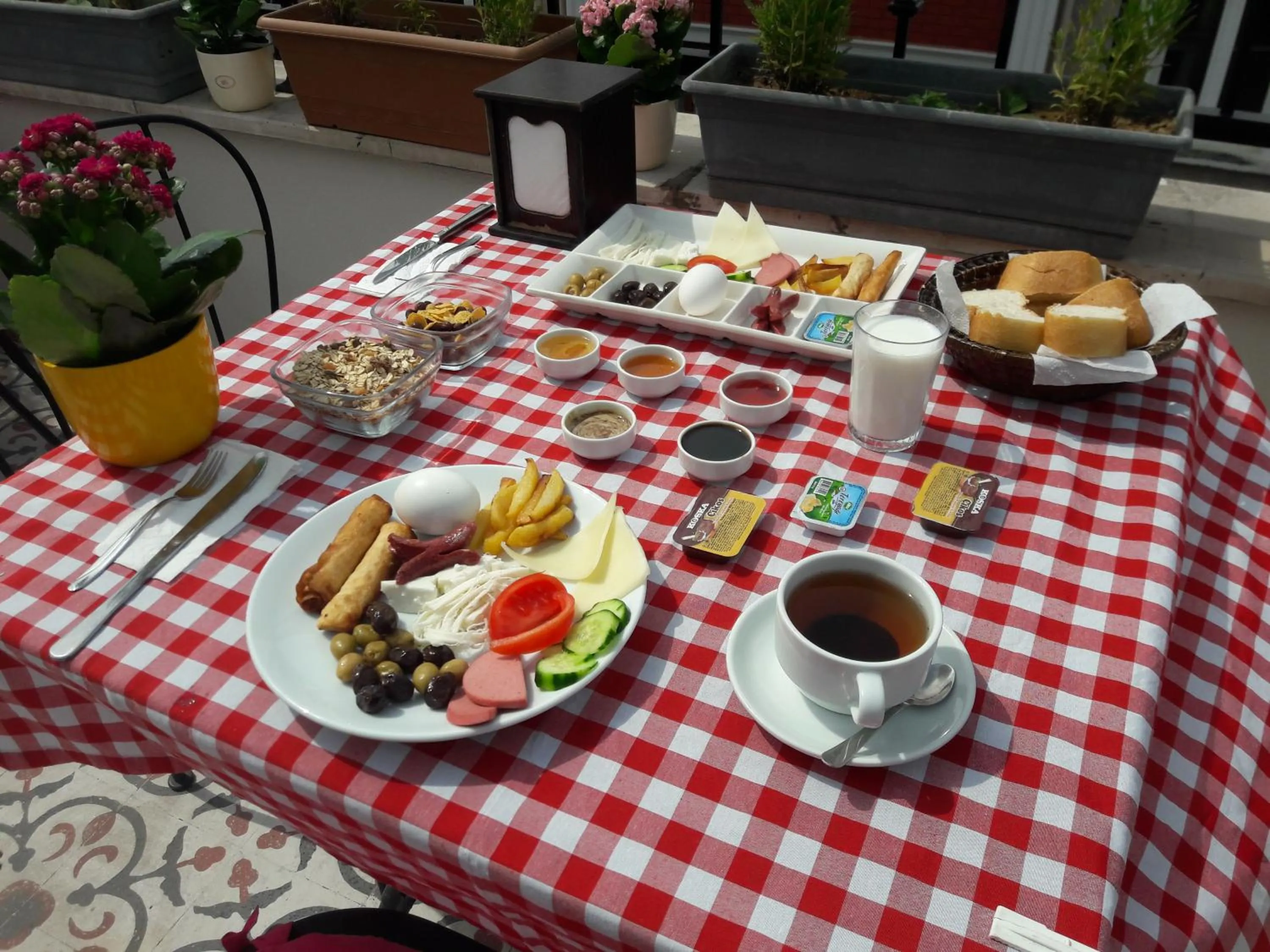 Balcony/Terrace, Breakfast in Borancik Suites