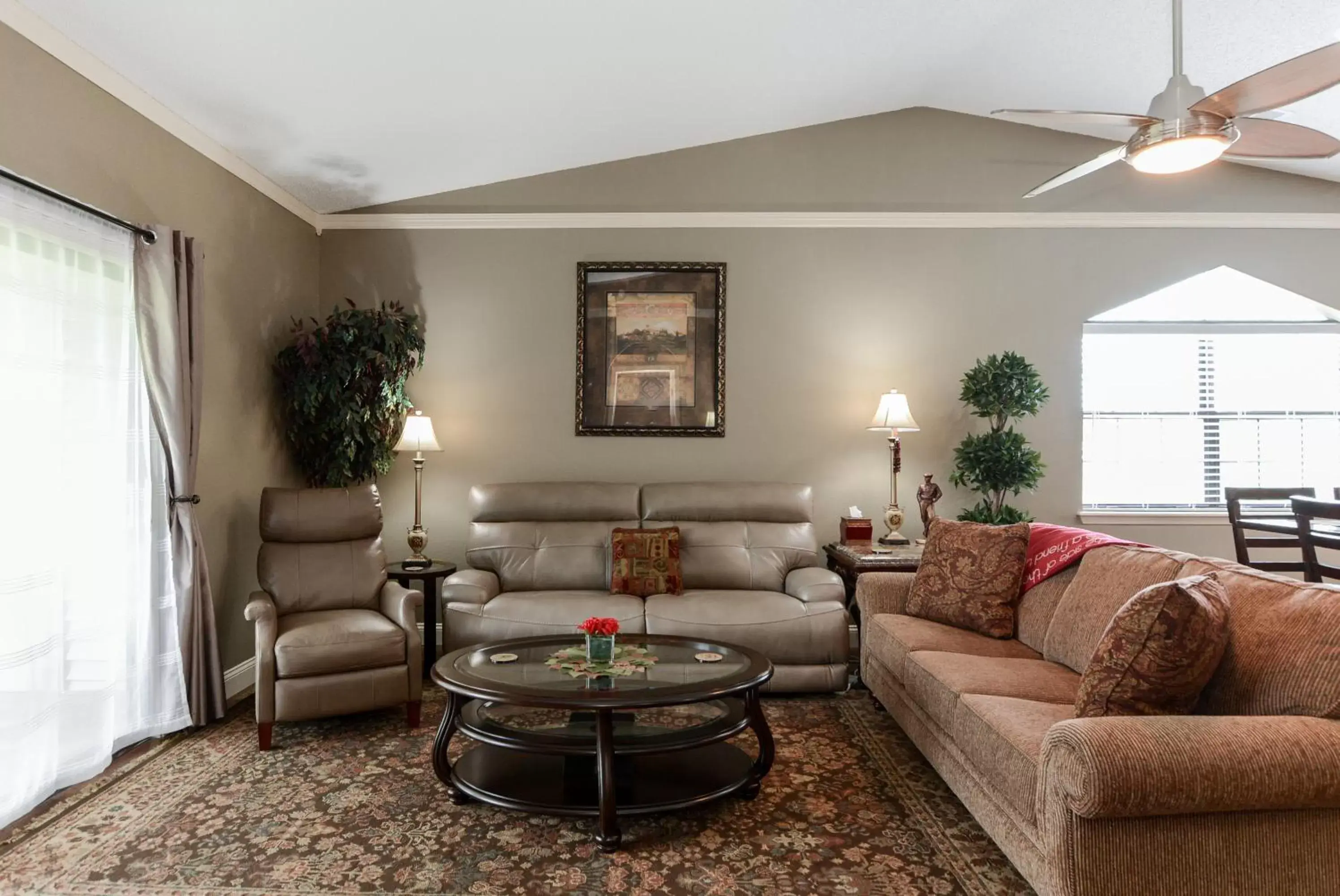 Seating Area in Luxury Condos at Thousand Hills - Branson -Beautifully Remodeled